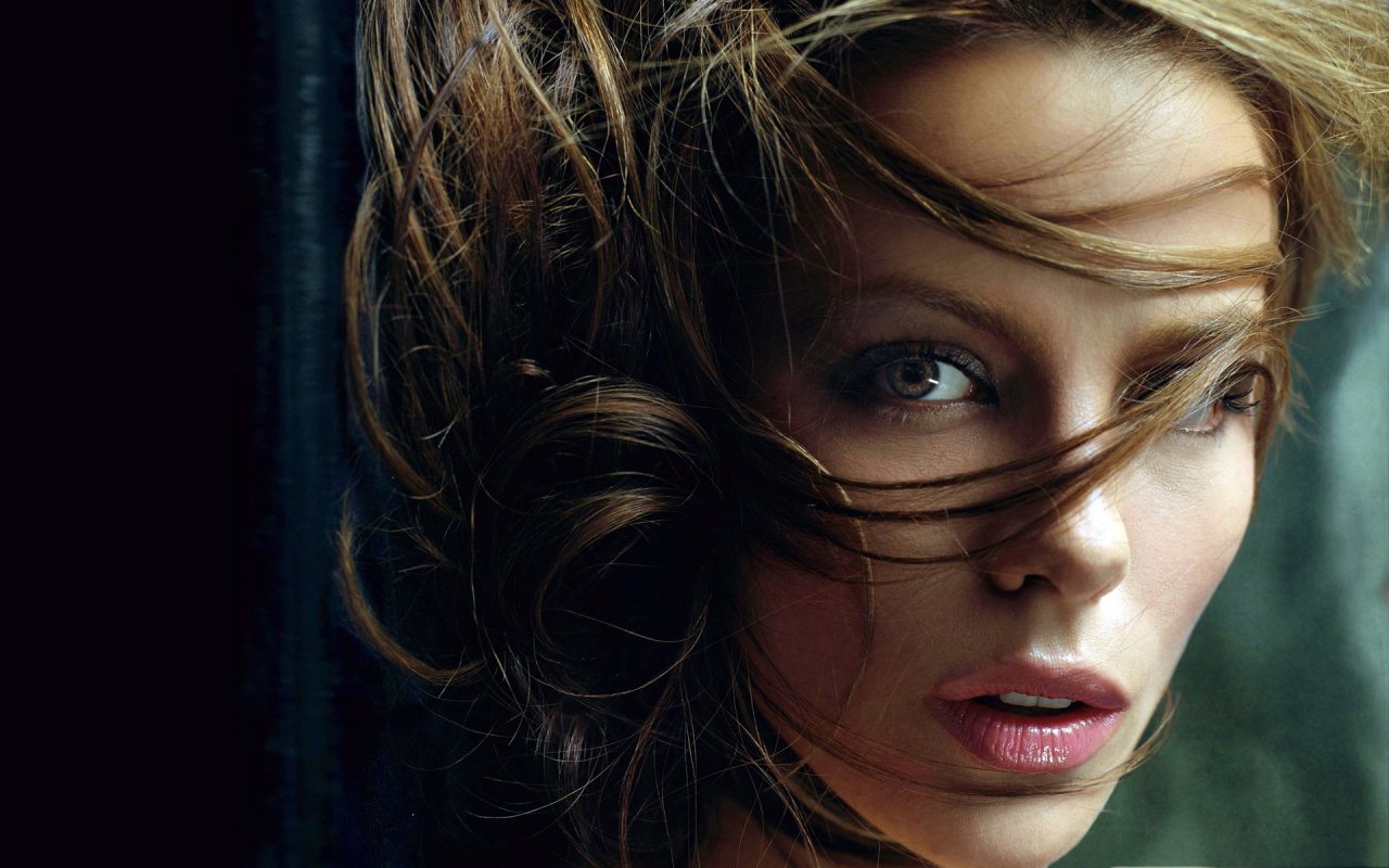 Kate Beckinsale portraits Wallpapers