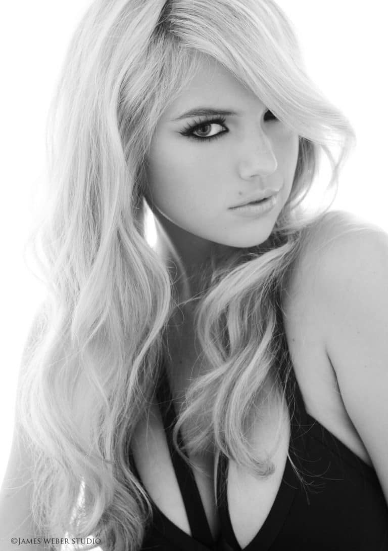 Kate Upton Black and White Photo Shoot Wallpapers