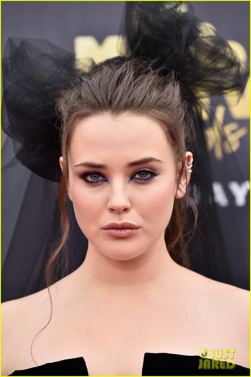 Katherine Langford Mtv Awards Portrait Wallpapers