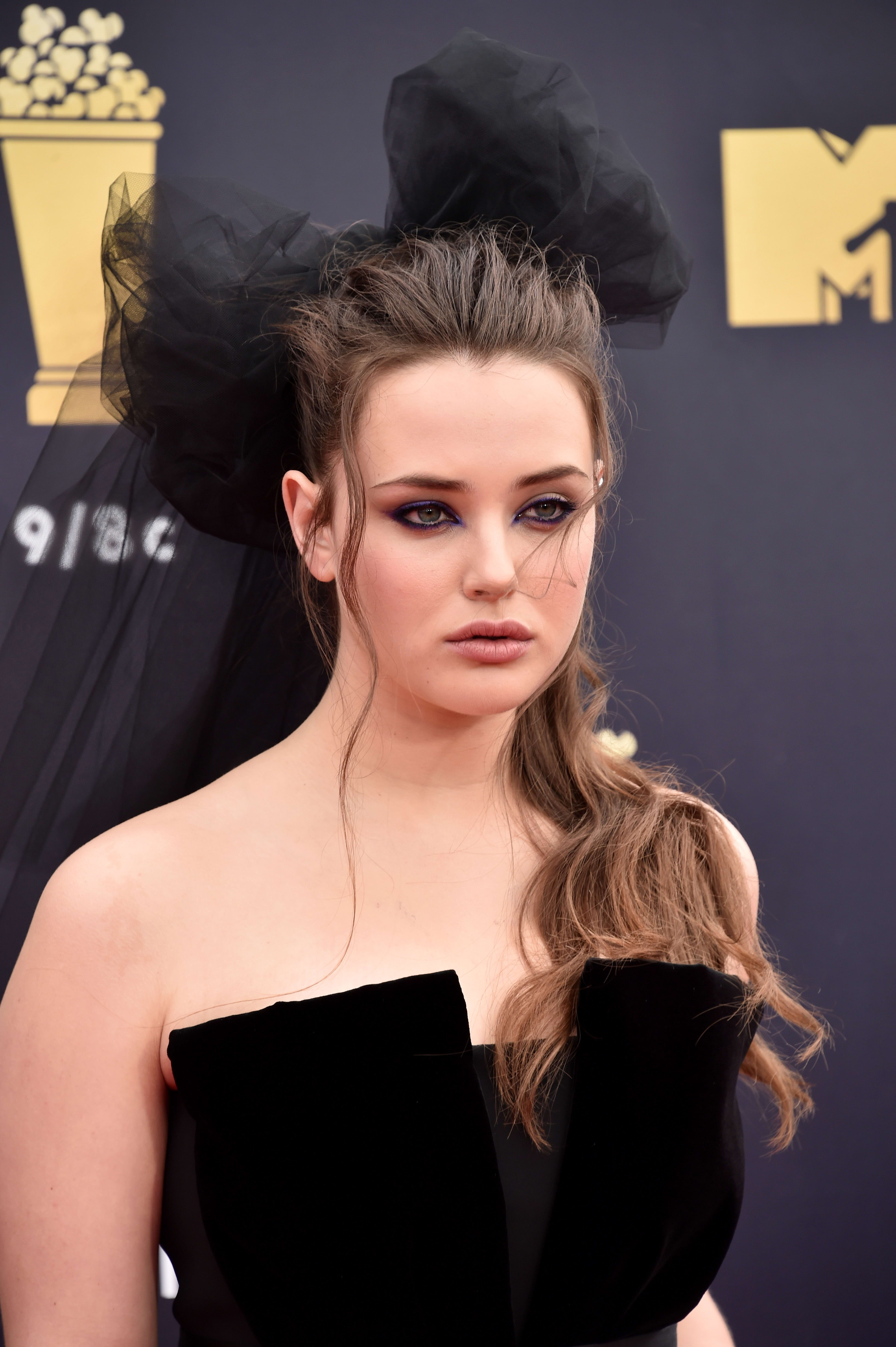 Katherine Langford Mtv Awards Portrait Wallpapers