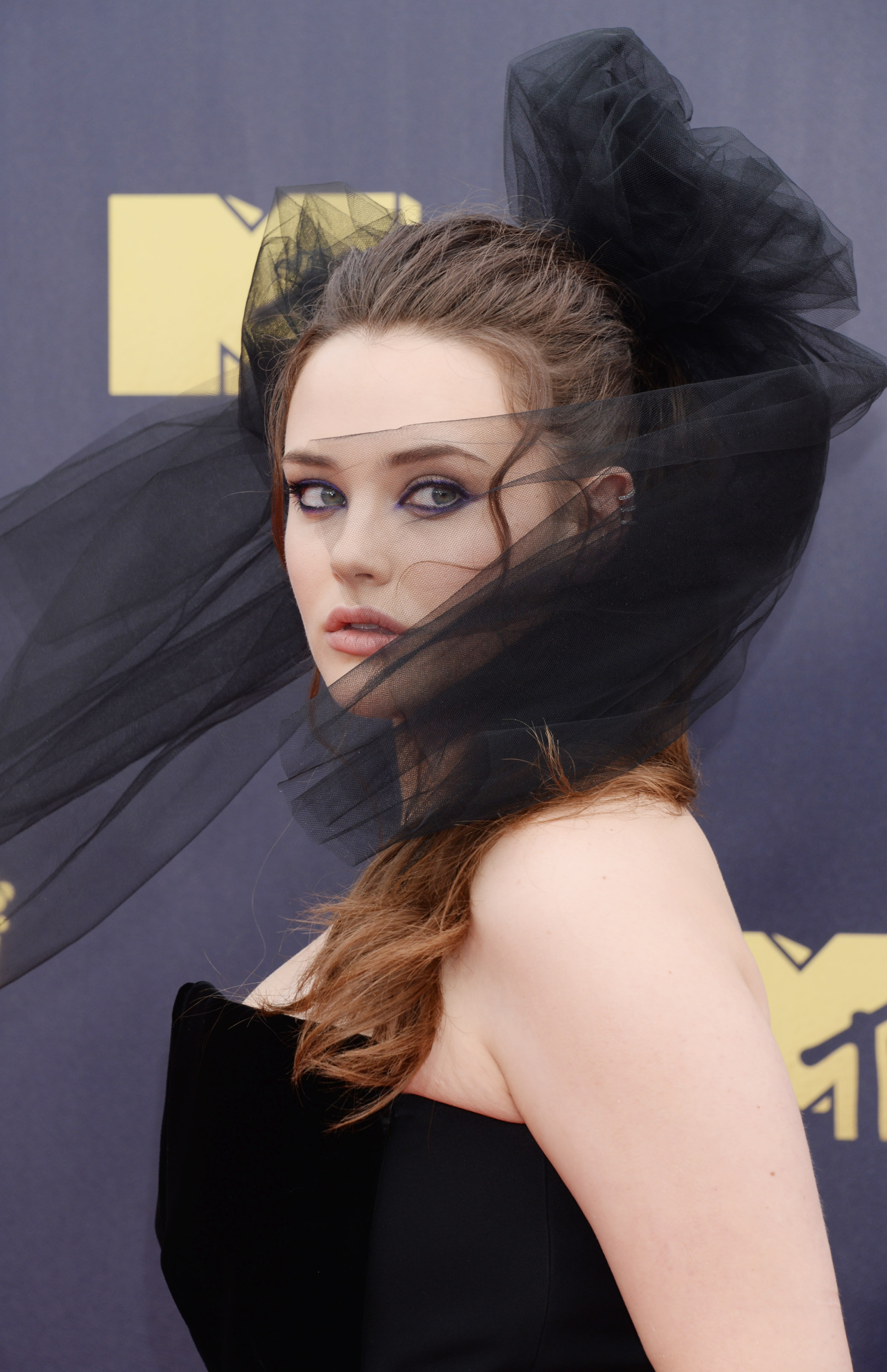 Katherine Langford Mtv Awards Portrait Wallpapers