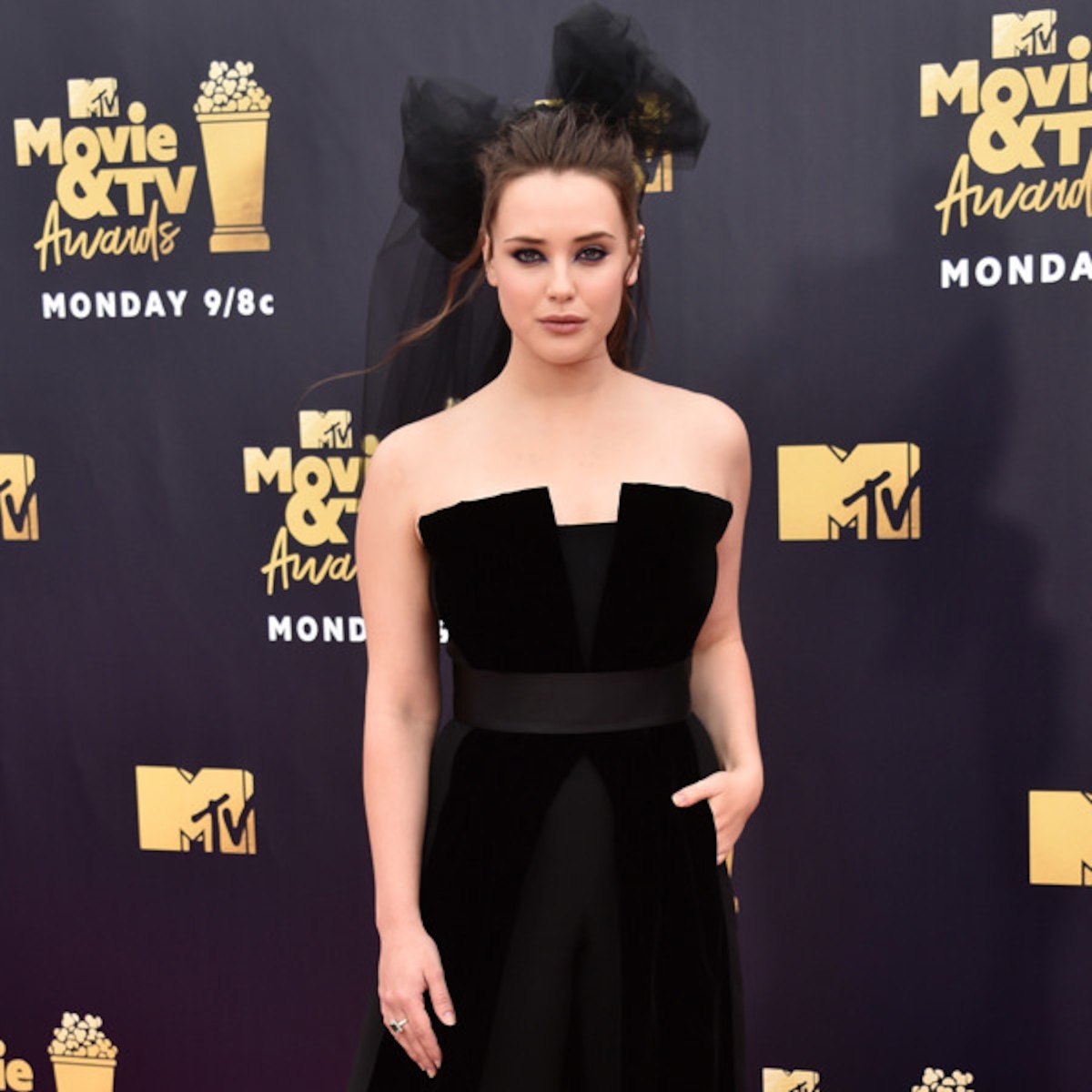 Katherine Langford Mtv Awards Portrait Wallpapers