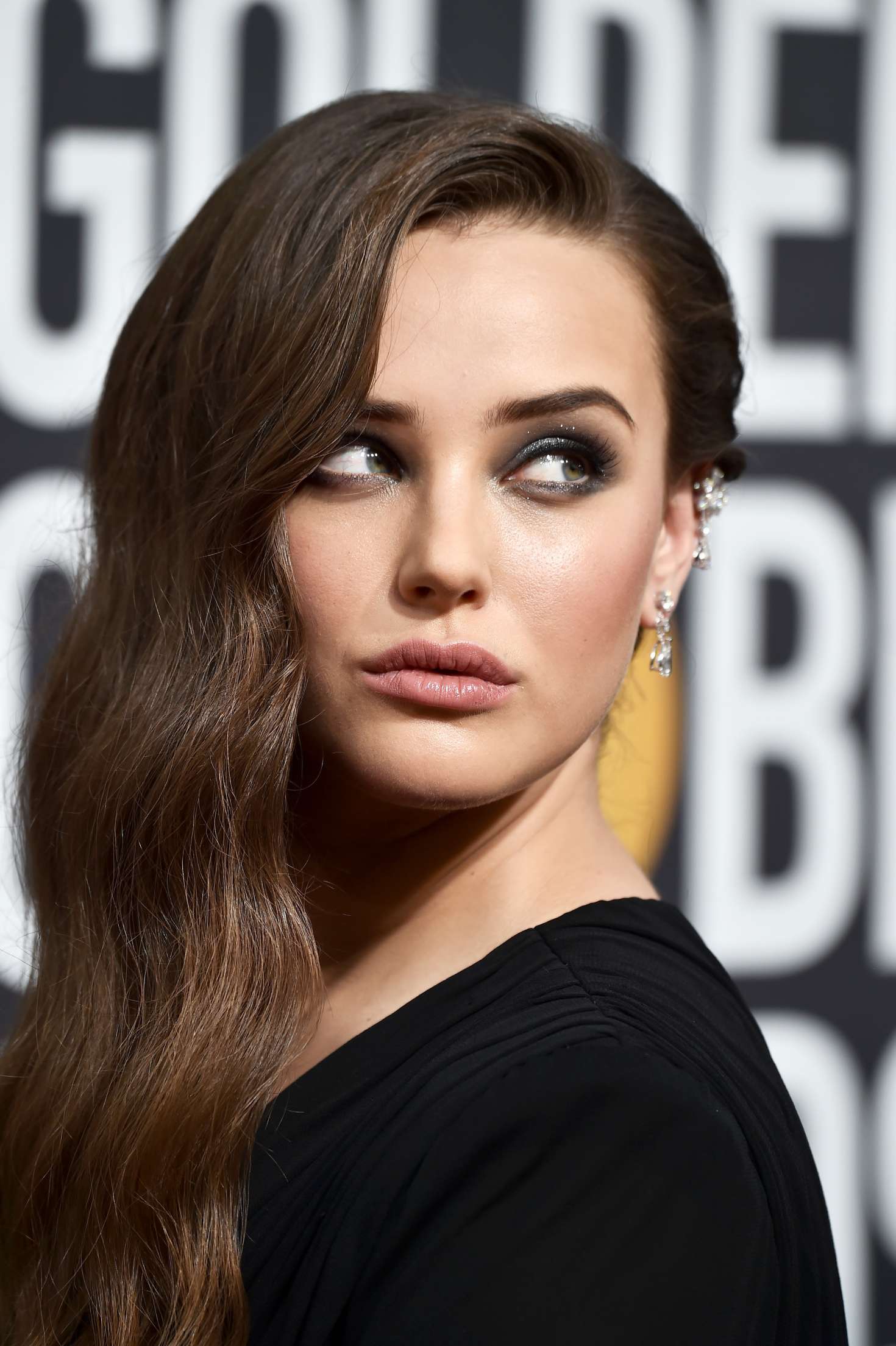 Katherine Langford Mtv Awards Portrait Wallpapers