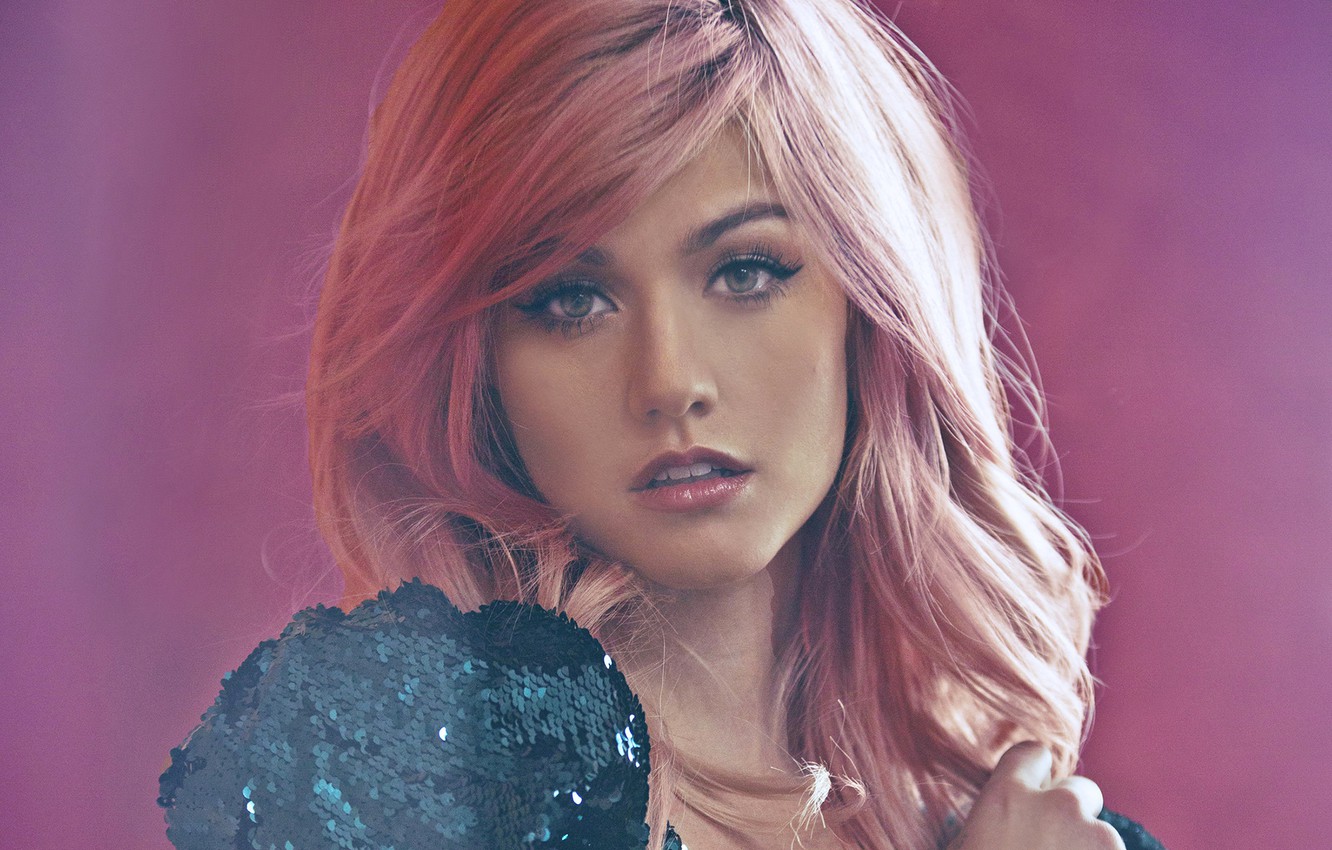 Katherine McNamara Face Wallpapers