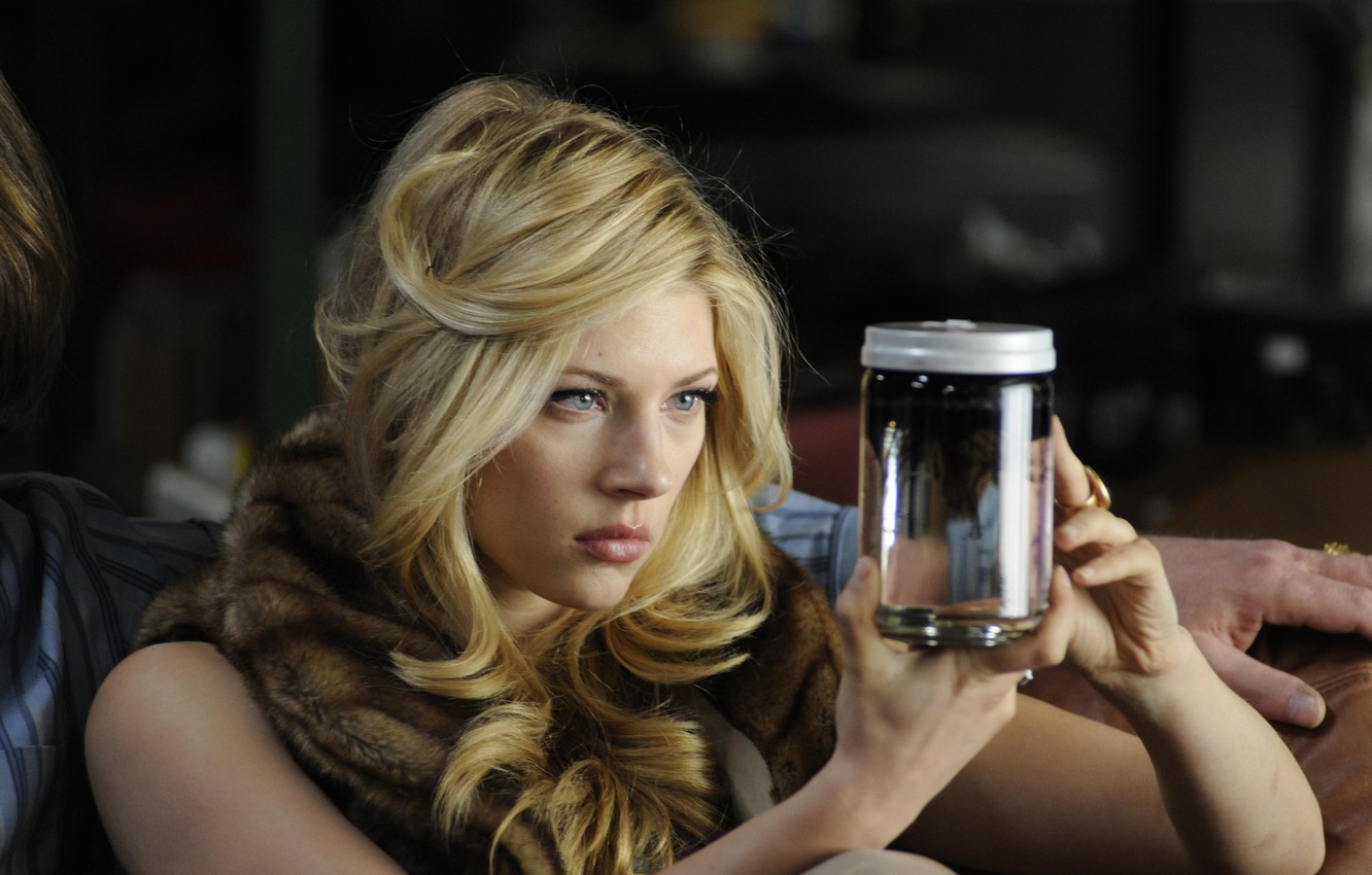 Katheryn Winnick Wallpapers