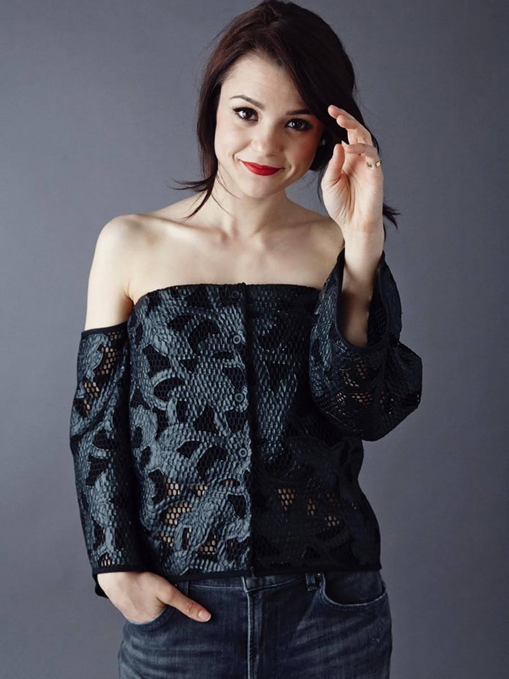 Kathryn Prescott Wallpapers