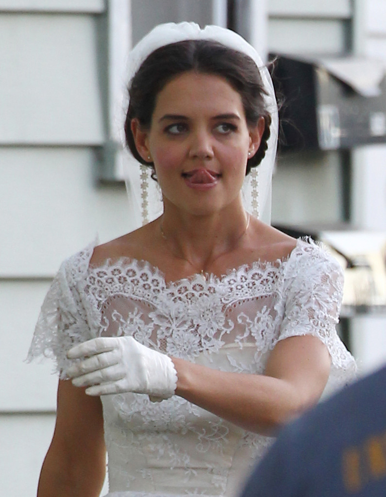Katie Holmes In White Dress Wallpapers