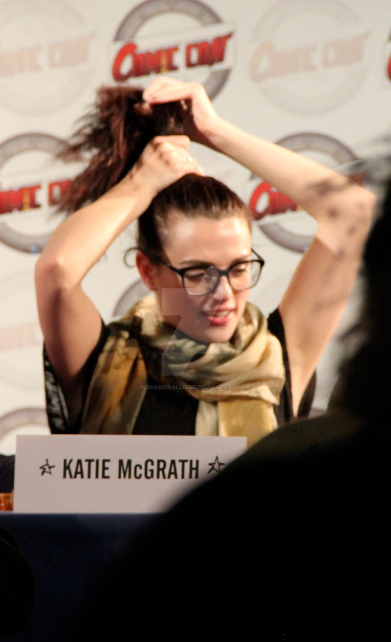 Katie McGrath Comic-Con Photoshoot Wallpapers