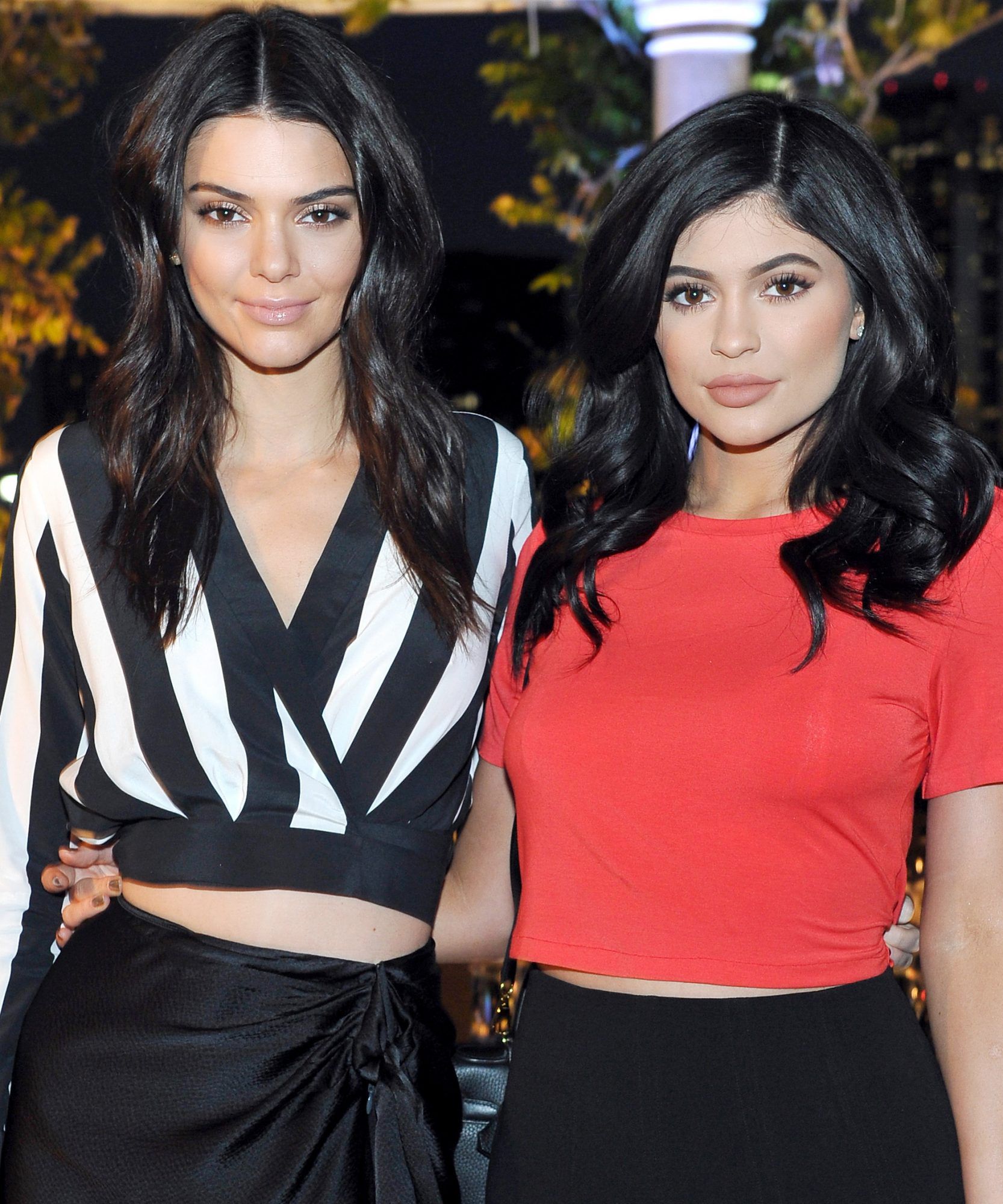Kendall Jenner and Kylie Jenner in Black Wallpapers