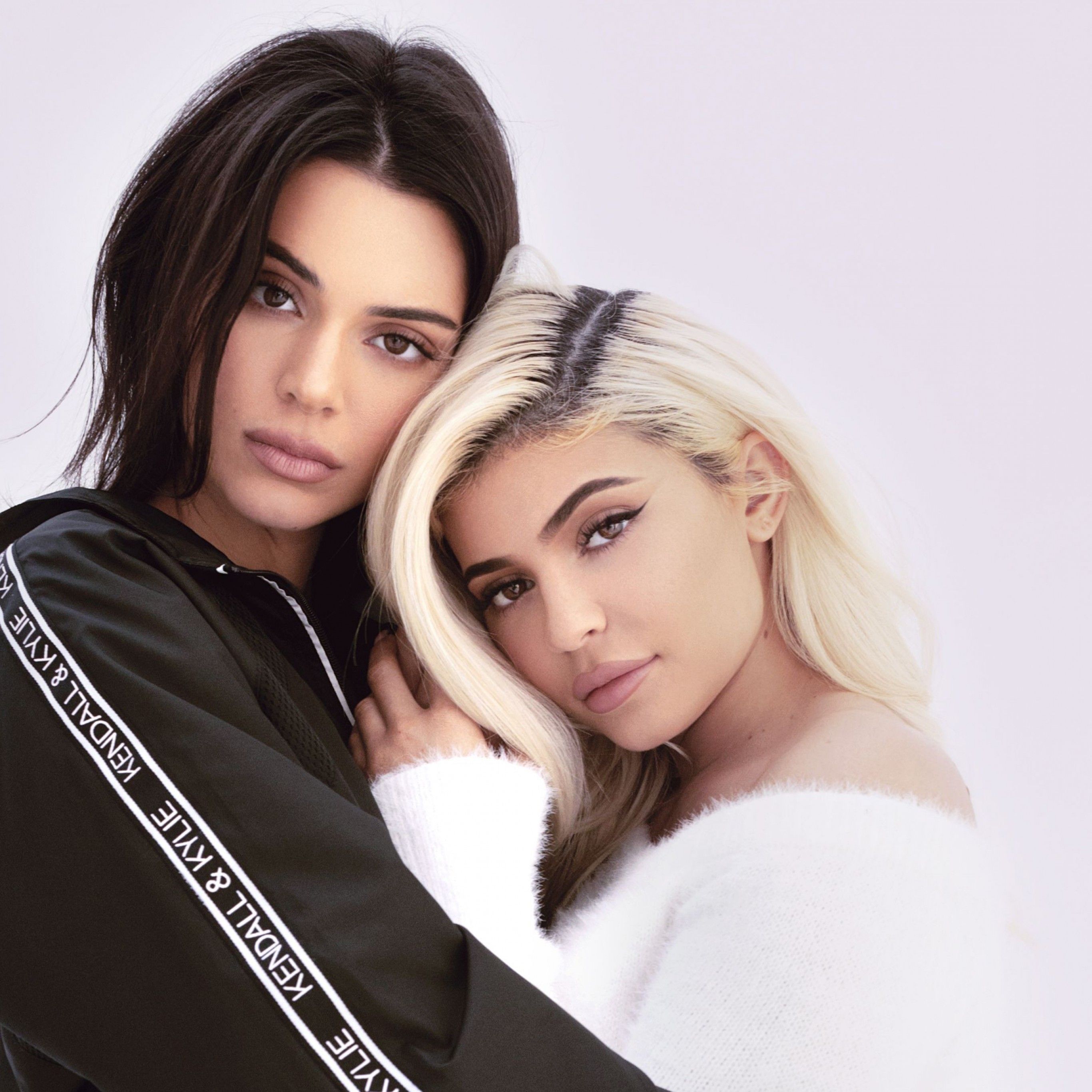 Kendall Jenner and Kylie Jenner in Black Wallpapers