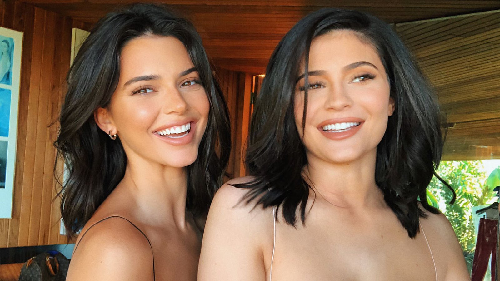 Kendall Jenner and Kylie Jenner in Black Wallpapers