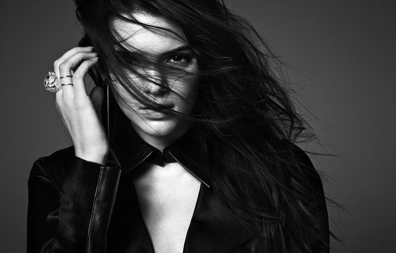 Kendall Jenner Monochrome Wallpapers