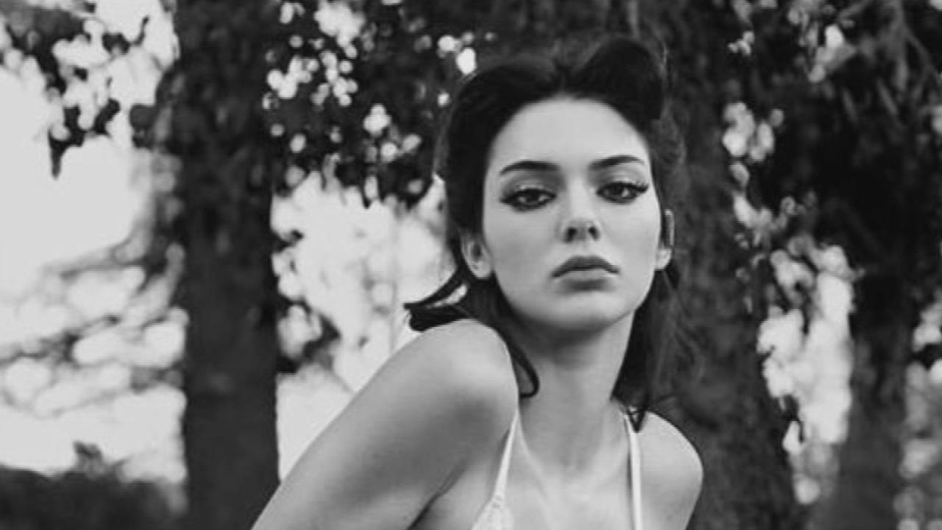 Kendall Jenner Monochrome Wallpapers