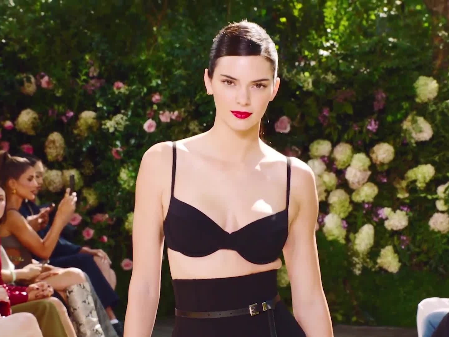 Kendall Jenner Vogue Wallpapers