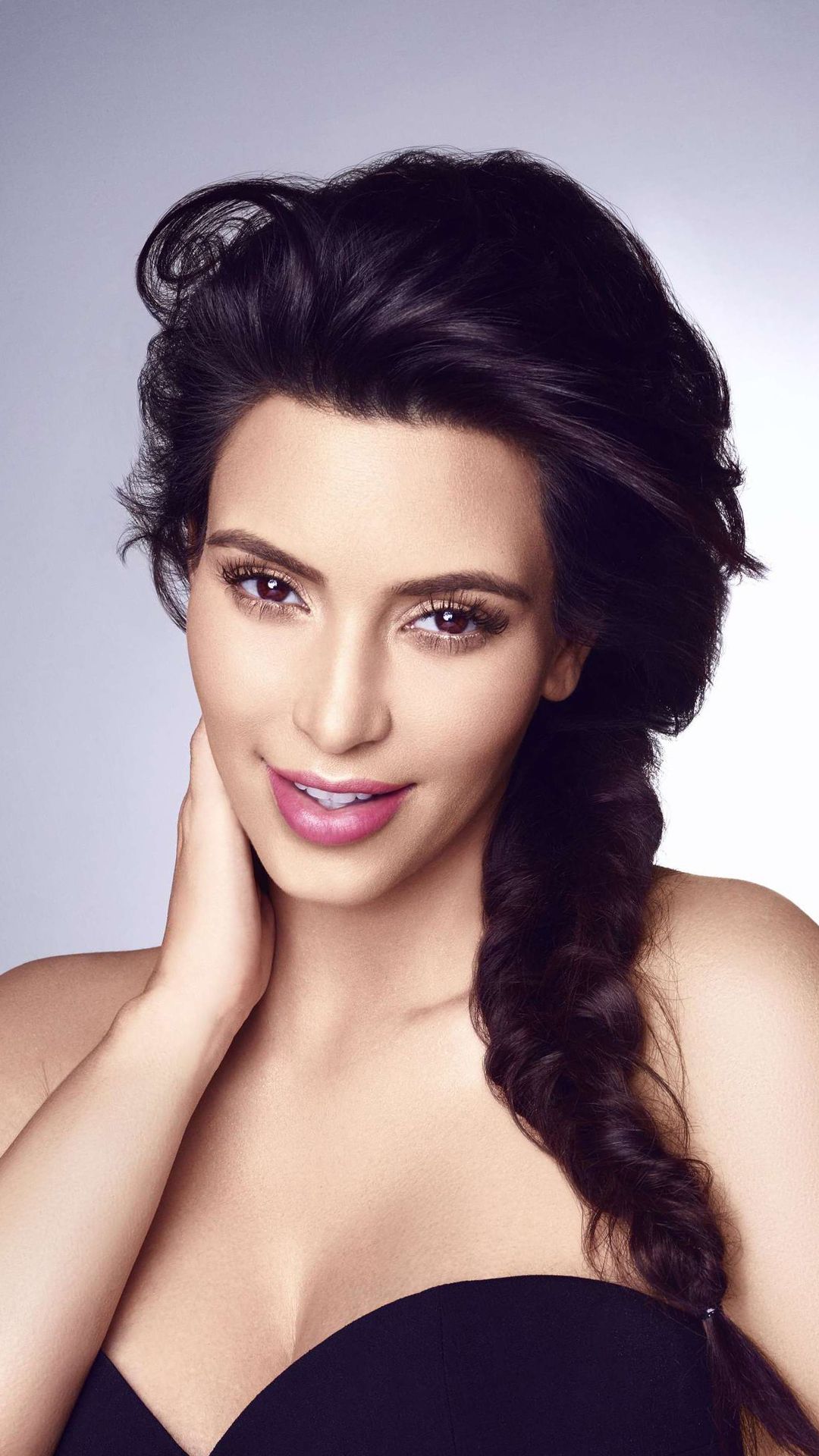 Kim Kardashian Wallpapers