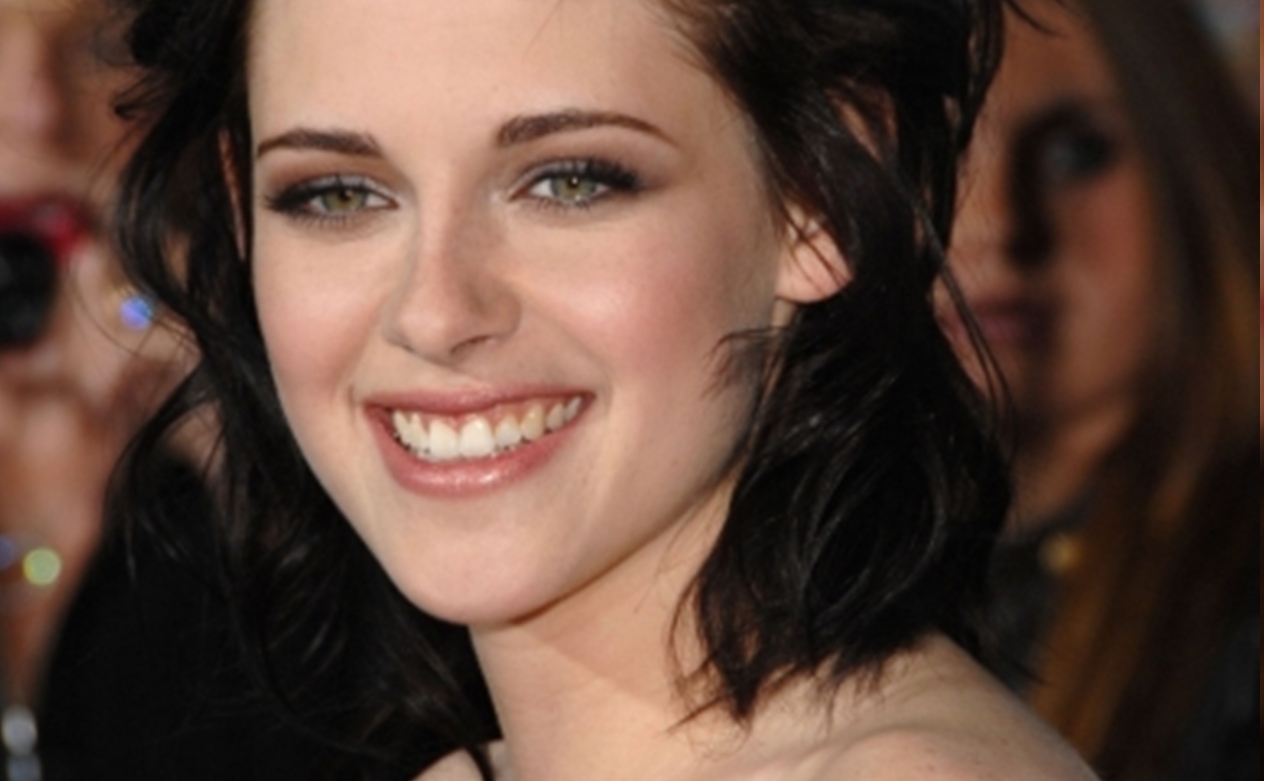 Kristen Stewart Close-Up Wallpapers