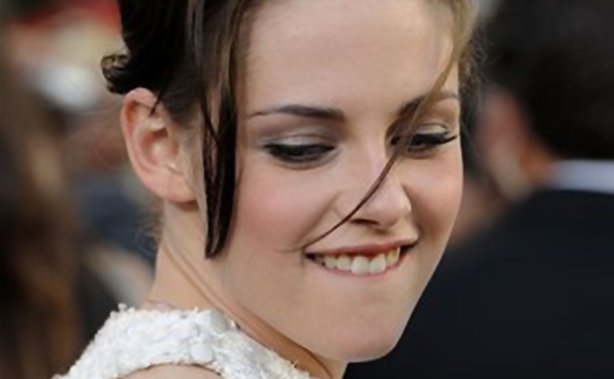 Kristen Stewart Close-Up Wallpapers