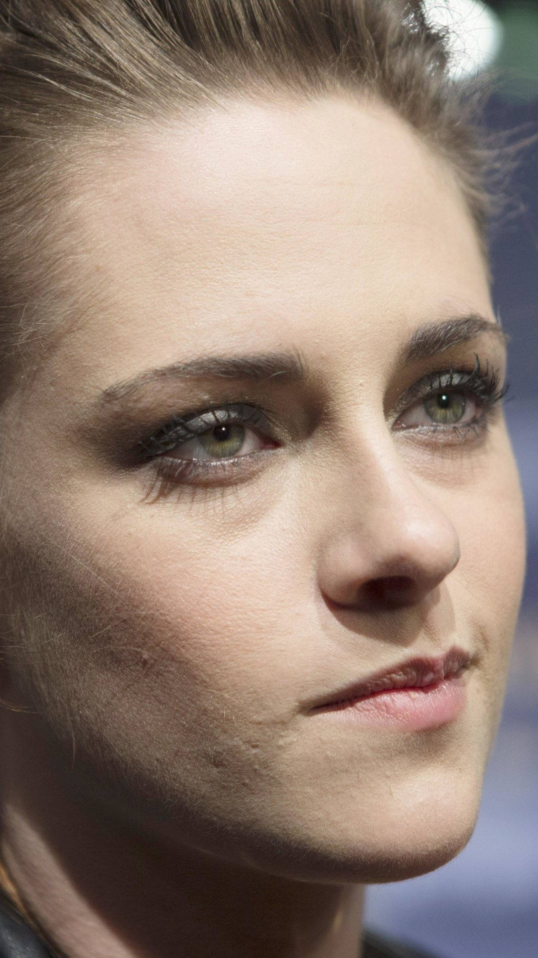 Kristen Stewart Close-Up Wallpapers