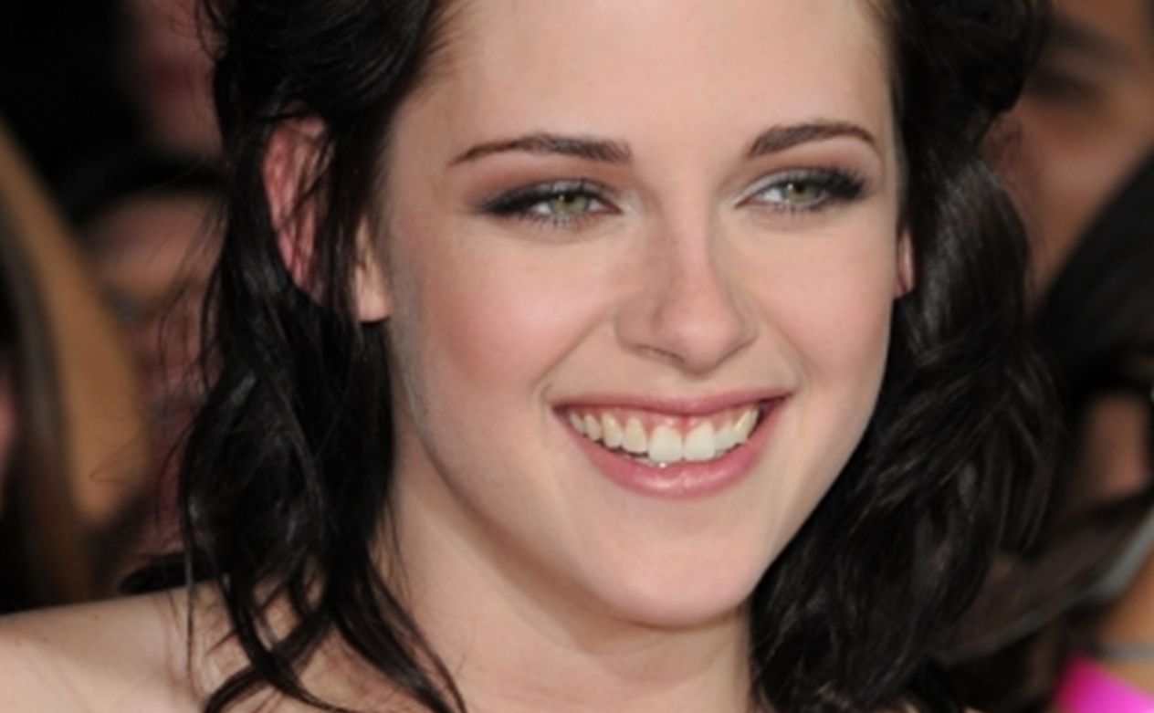 Kristen Stewart Close-Up Wallpapers