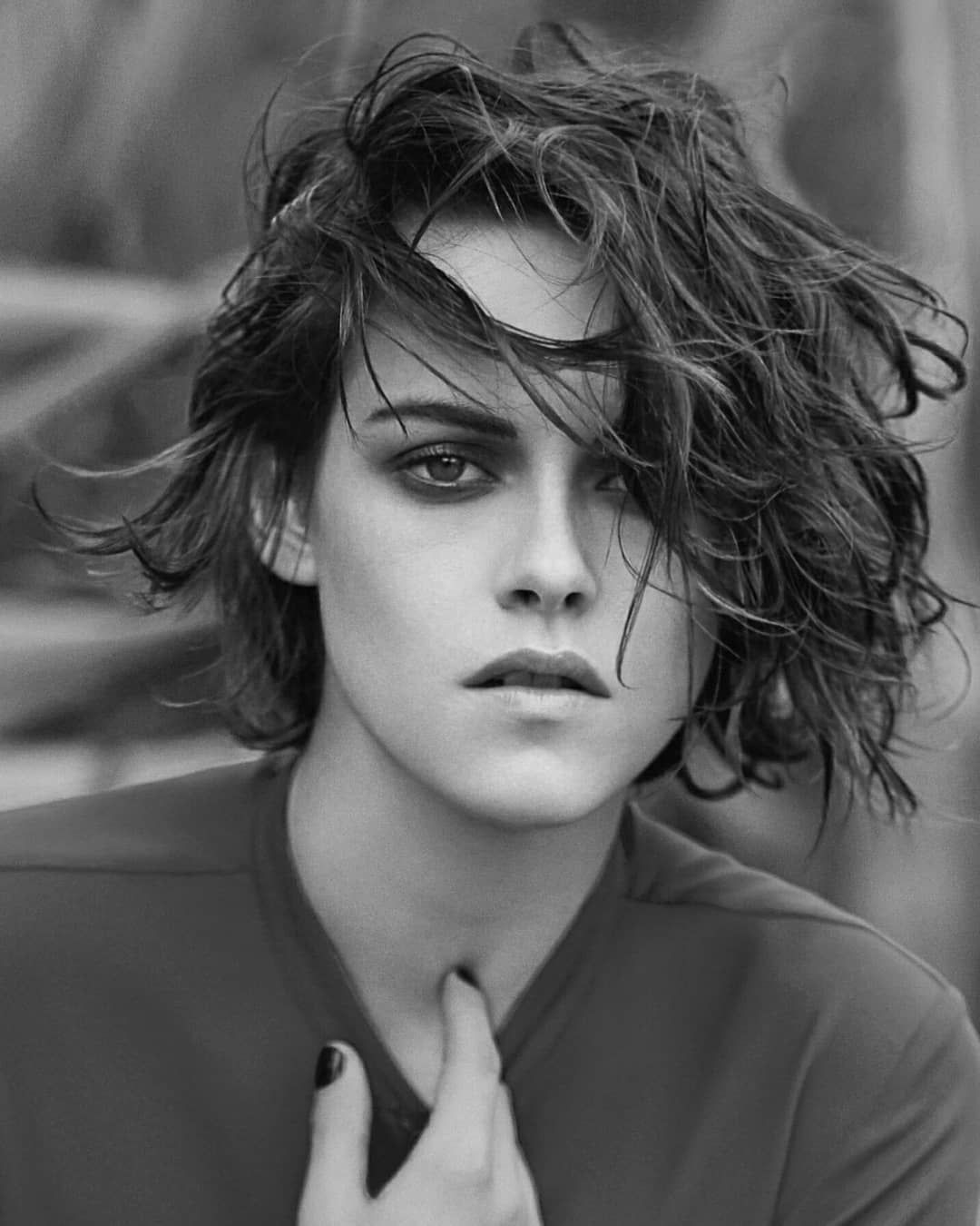 Kristen Stewart in White Outdoor Wallpapers