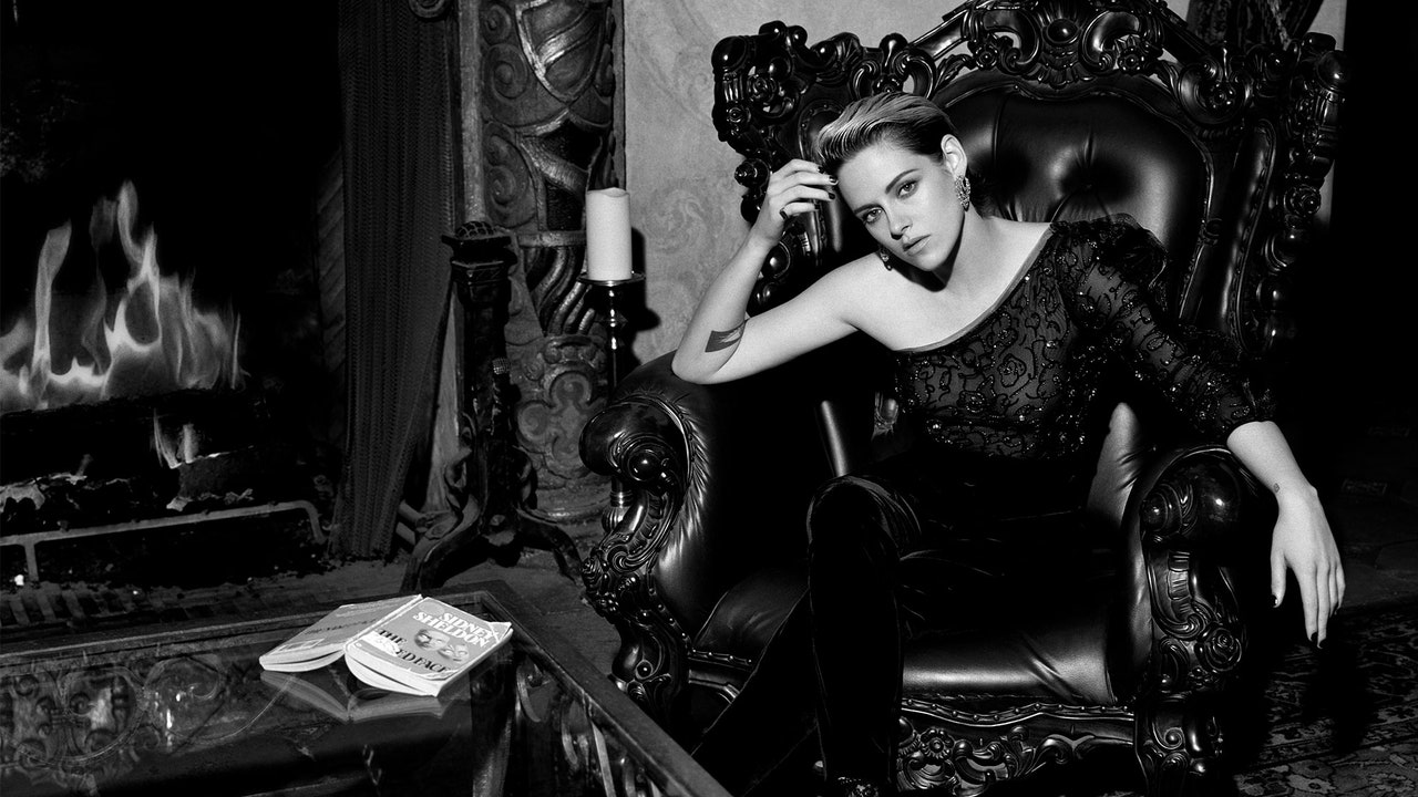 Kristen Stewart V Black and White Wallpapers