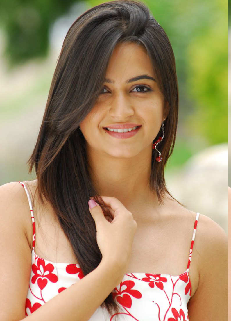 Kriti Kharbanda Wallpapers