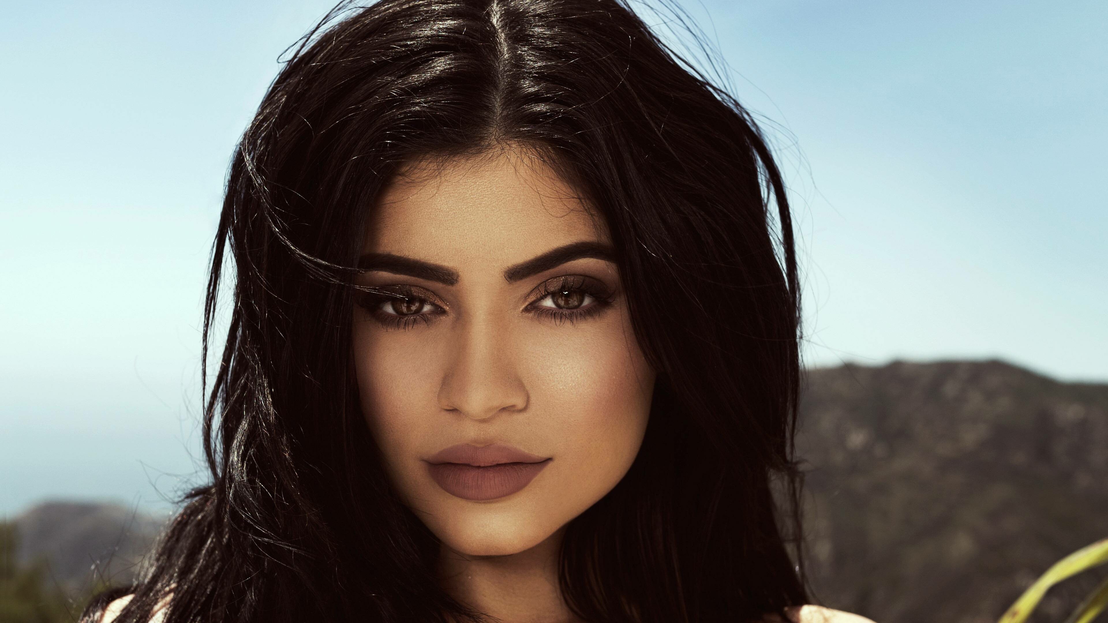 Kylie Jenner New Photoshoot Wallpapers