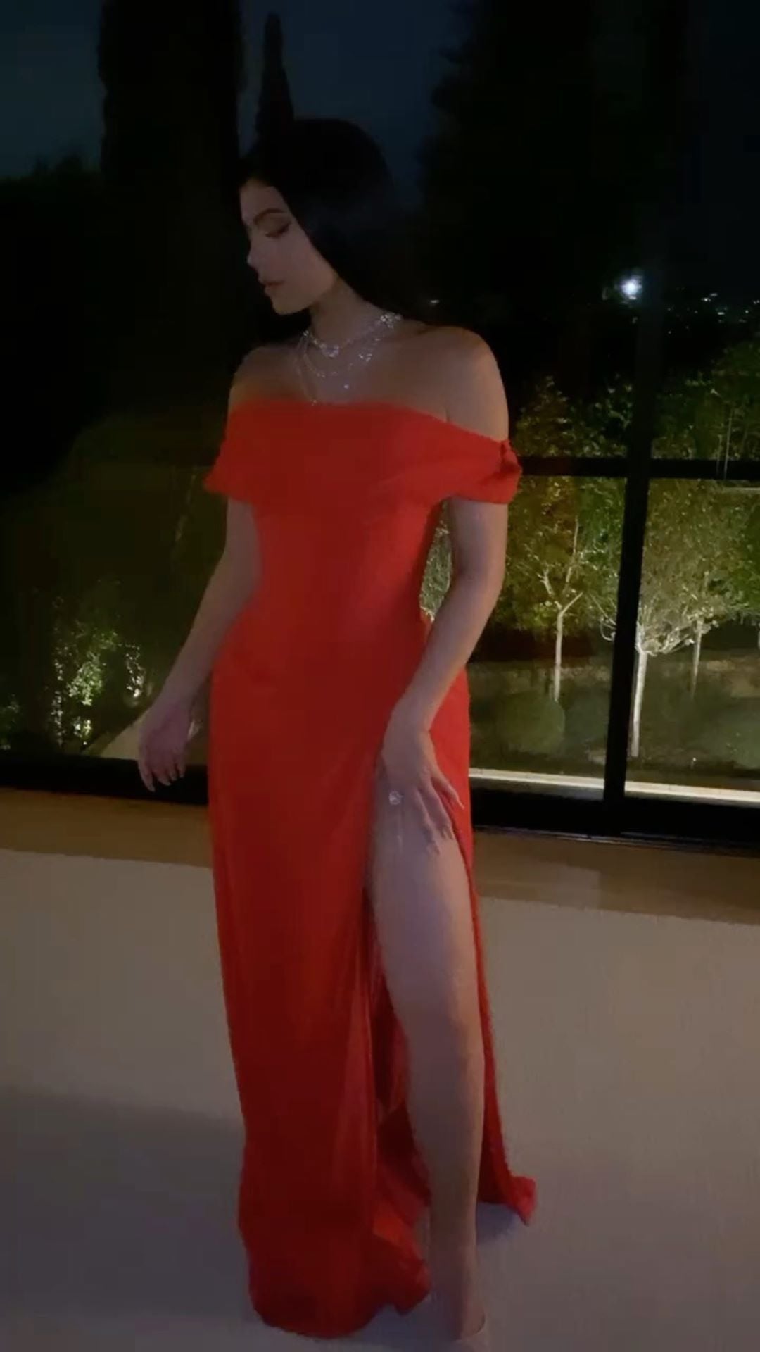 Kylie Jenner Red Dress Wallpapers