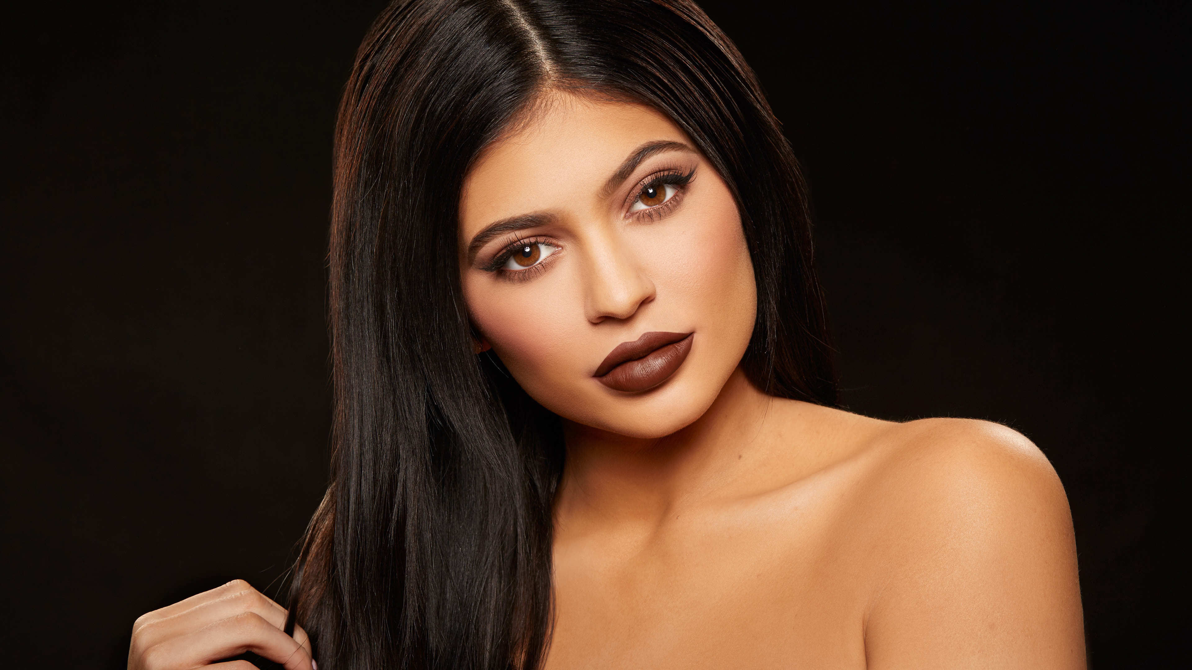 Kylie K Jenner Quay 2017 Wallpapers
