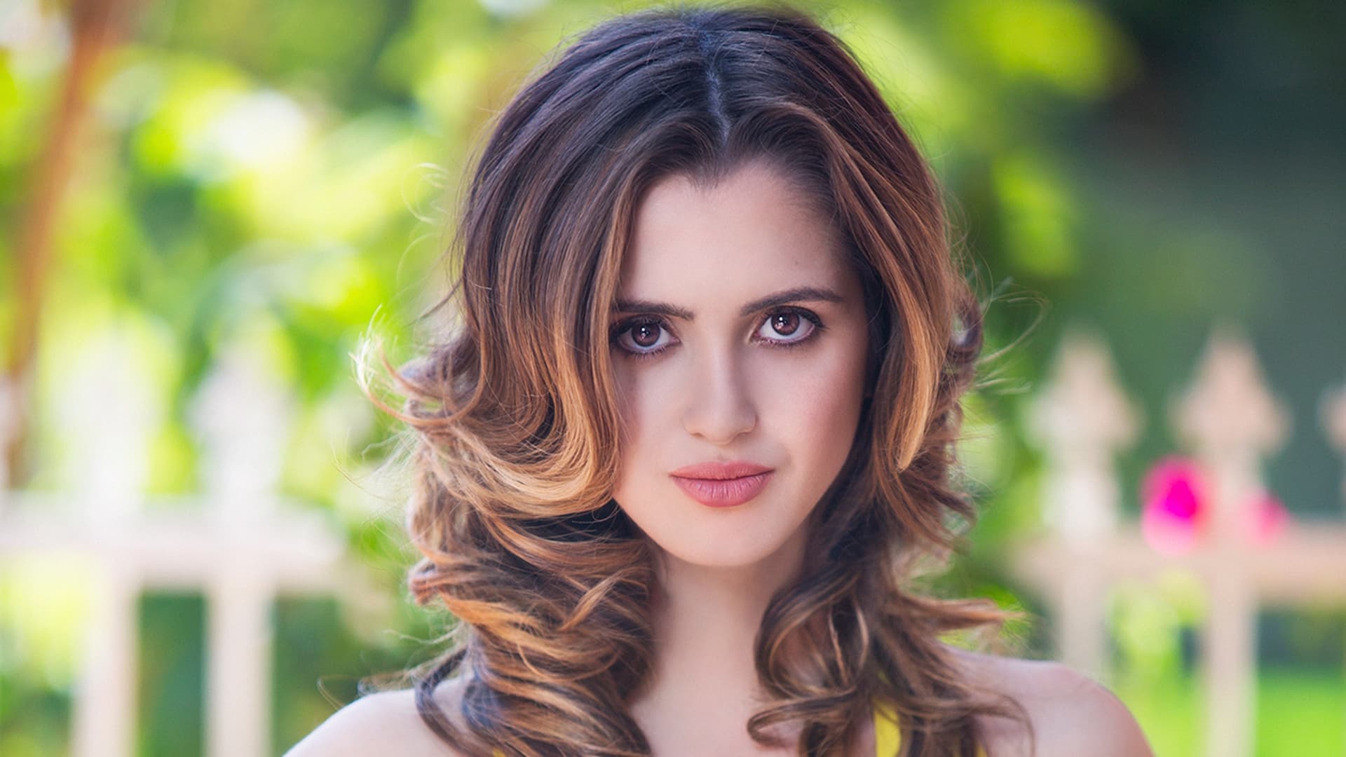 Laura Marano 2018 Wallpapers