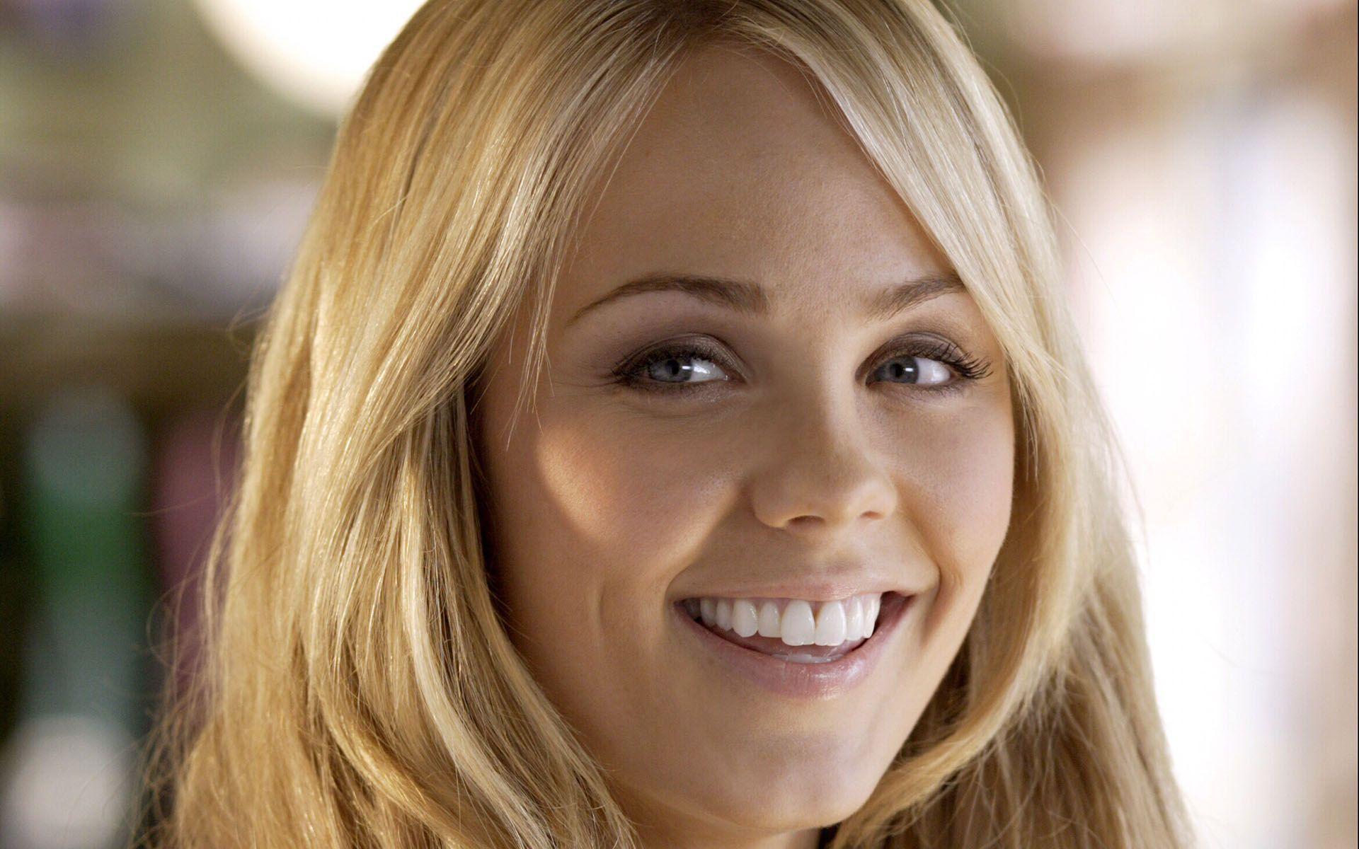 Laura Vandervoort 2017 Wallpapers