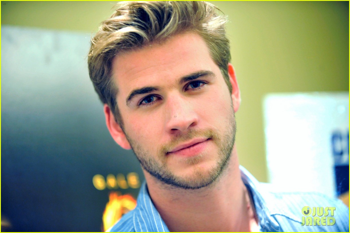 Liam Hemsworth Wallpapers