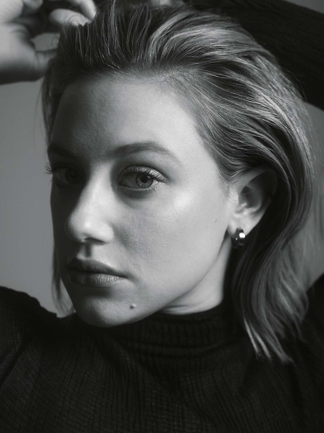 Lili Reinhart Actress In Black Wallpapers