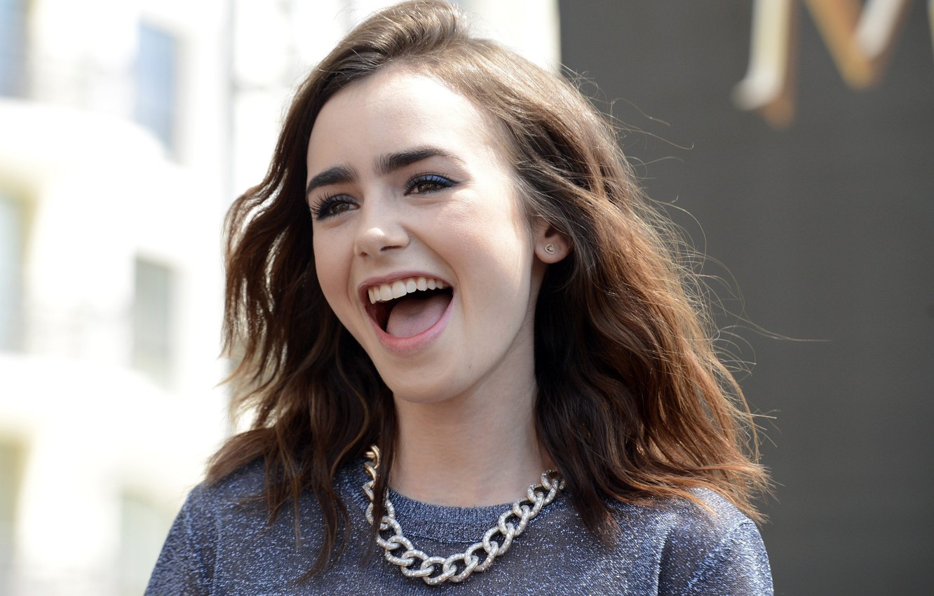 Lily Collins 2017 Wallpapers
