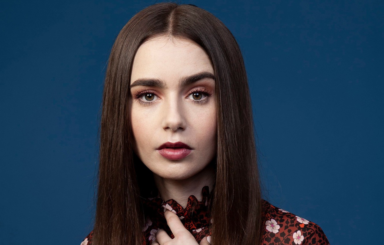 Lily Collins Gorgeous Wallpapers