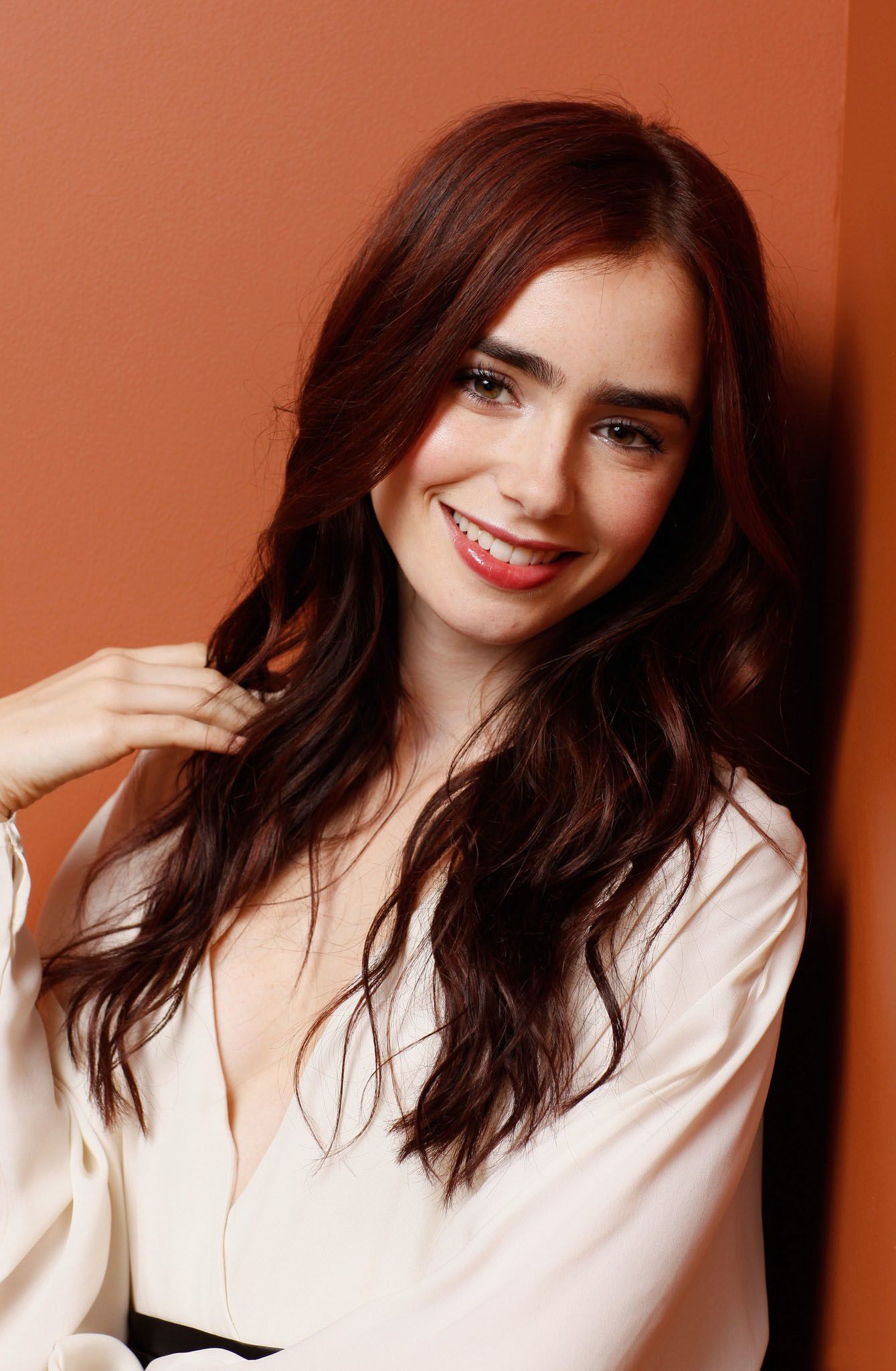 Lily Collins Gorgeous Wallpapers