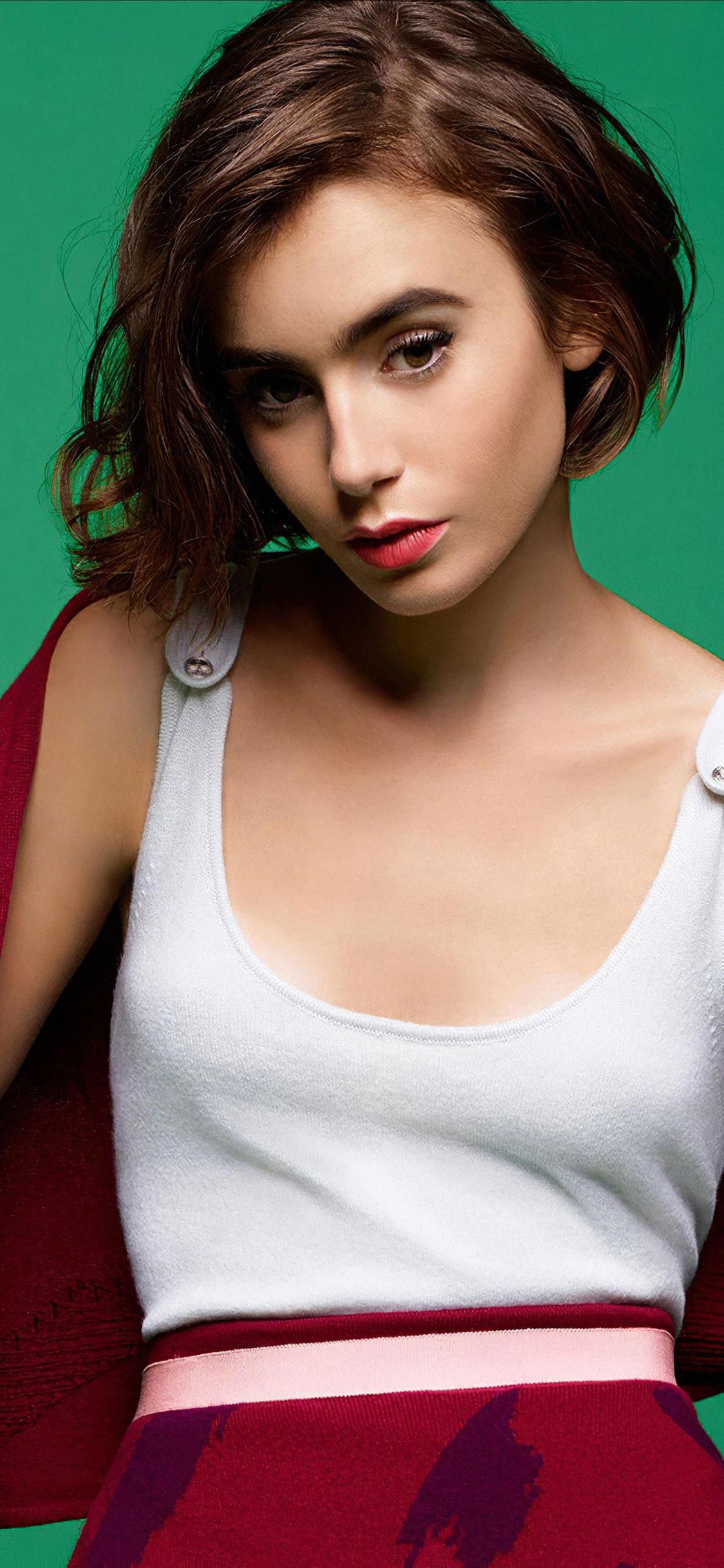 Lily Collins Short Hair Wallpapers