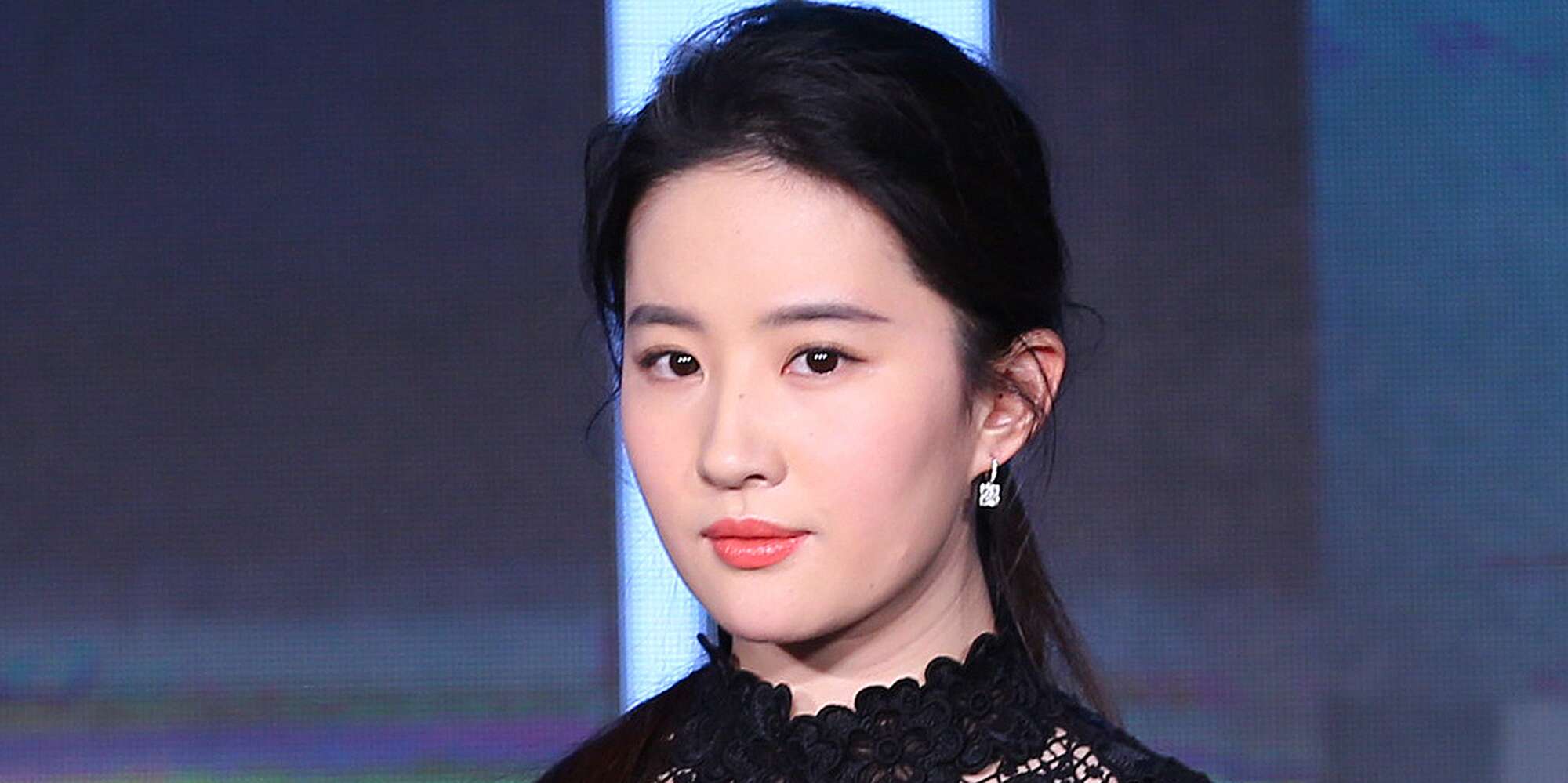 Liu Yifei Mulan Actress Wallpapers