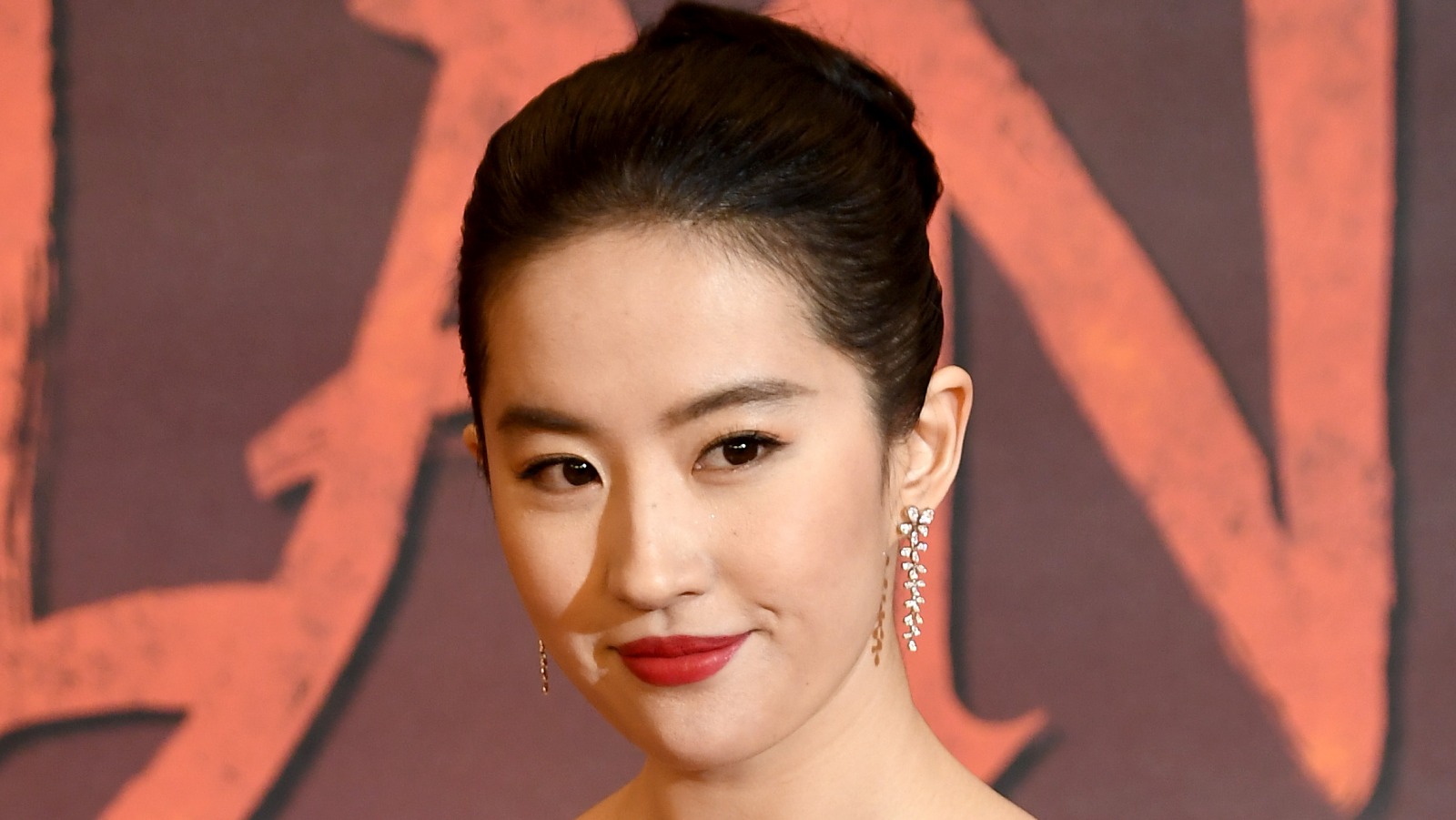 Liu Yifei Mulan Actress Wallpapers