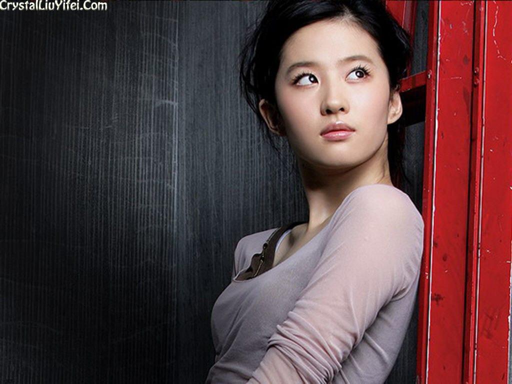 Liu Yifei Mulan Actress Wallpapers