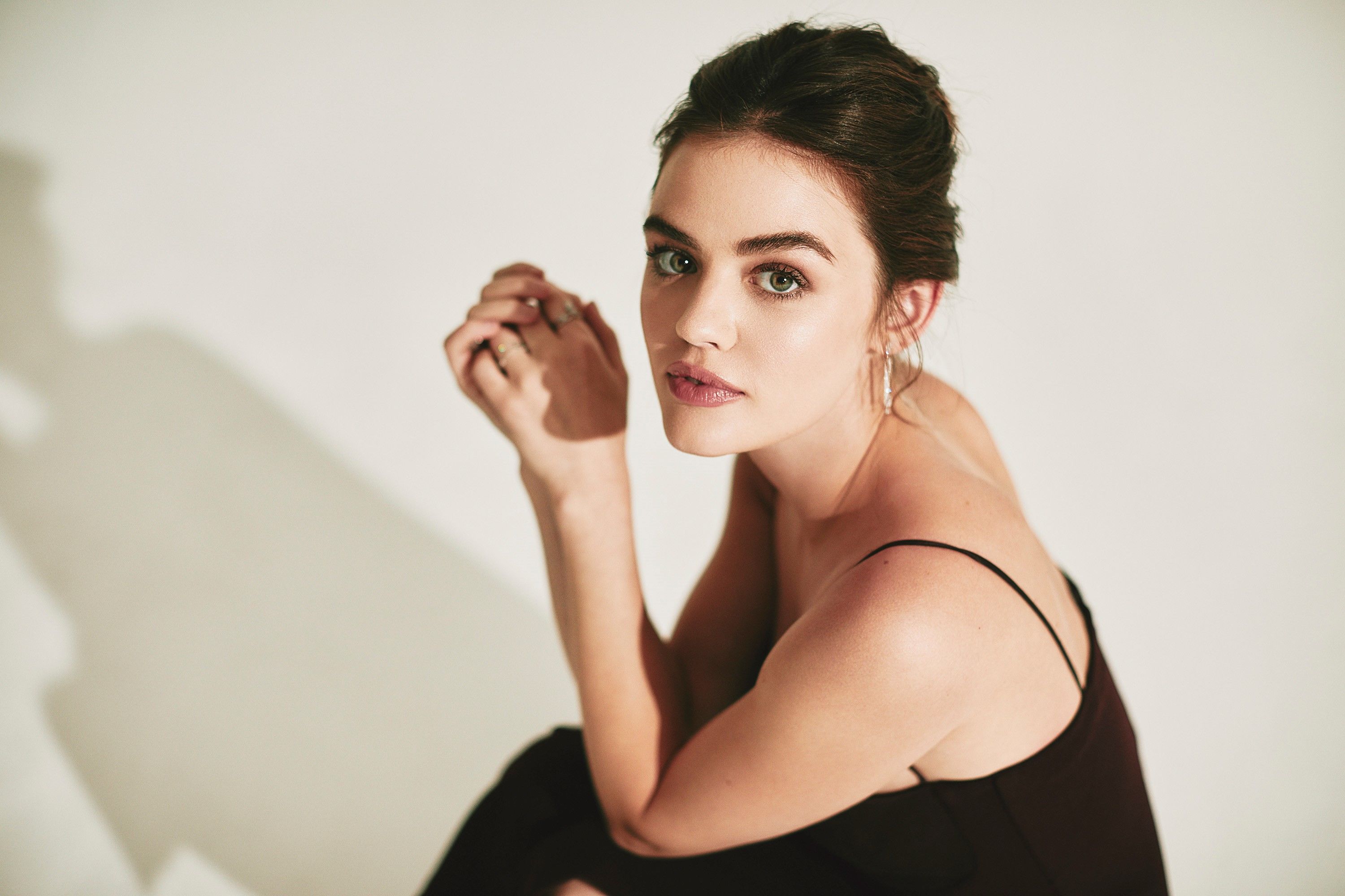 Lucy Hale Face 2020 Wallpapers