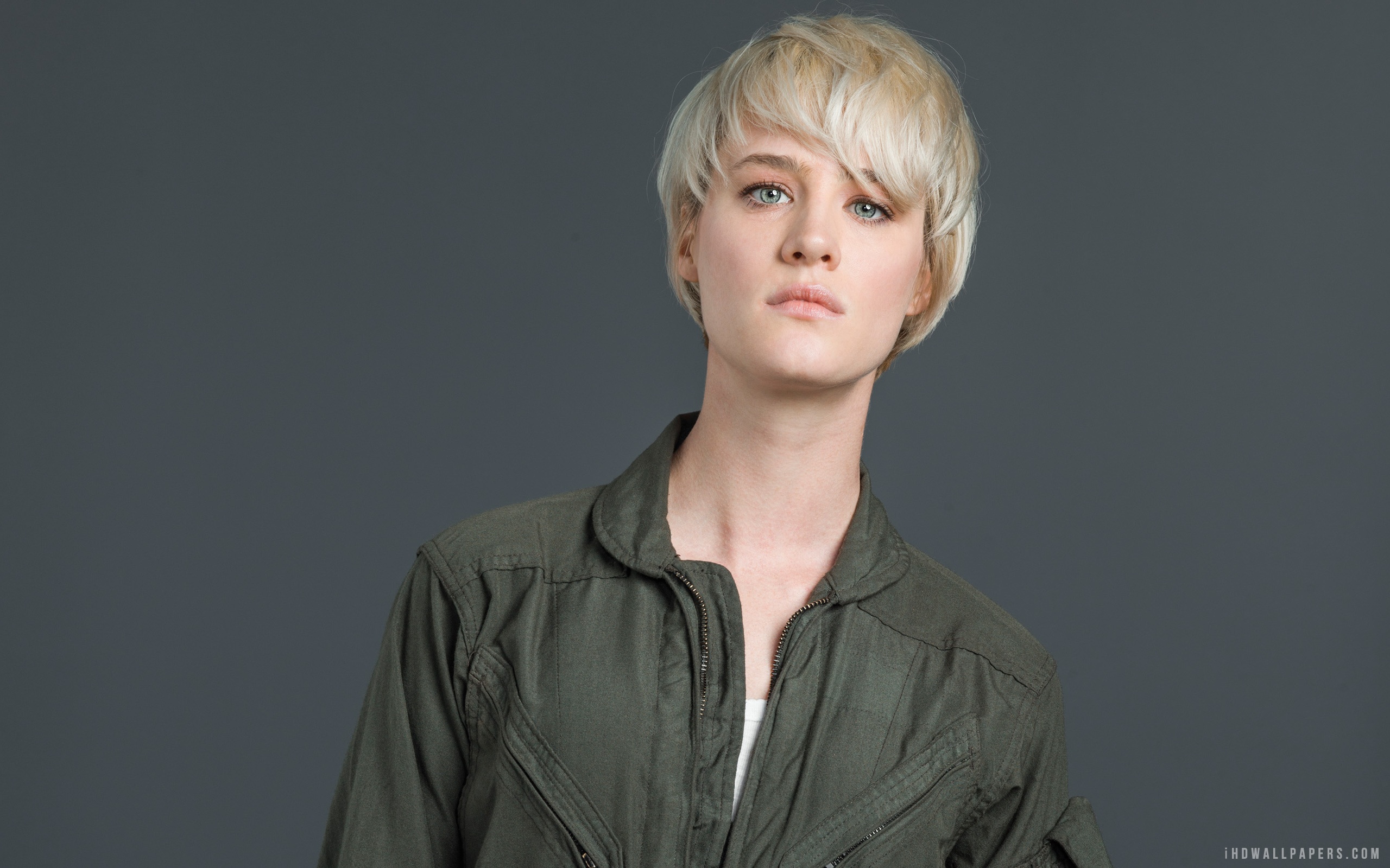 Mackenzie Davis Wallpapers