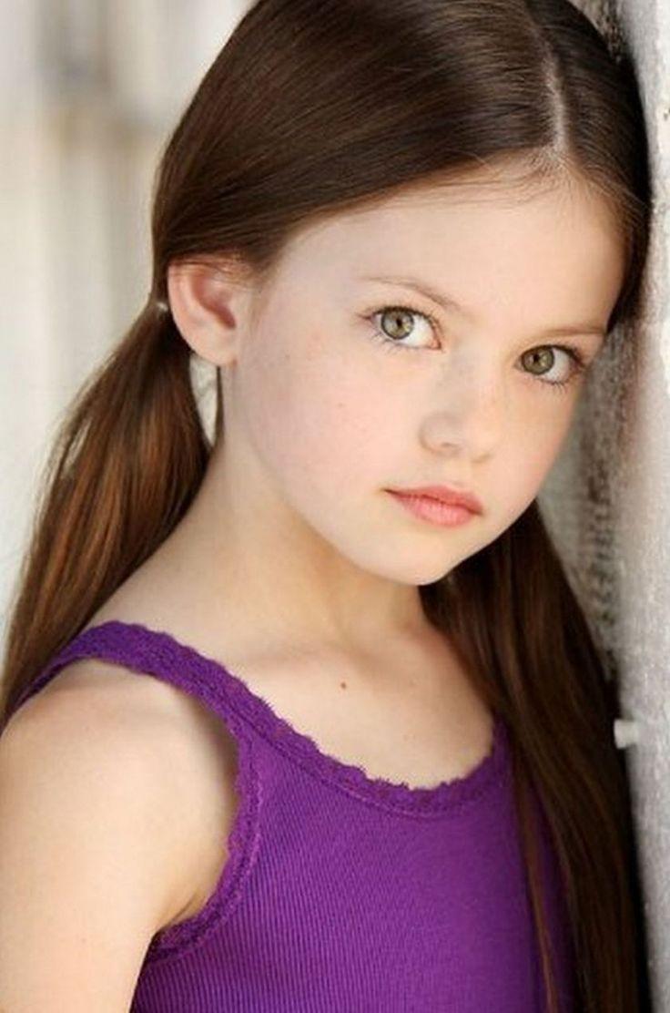 Mackenzie Foy Beautiful Wallpapers