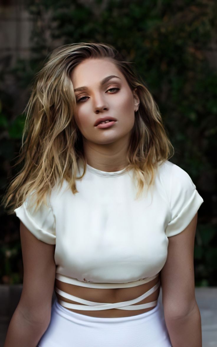 Maddie Ziegler New 2020 Wallpapers