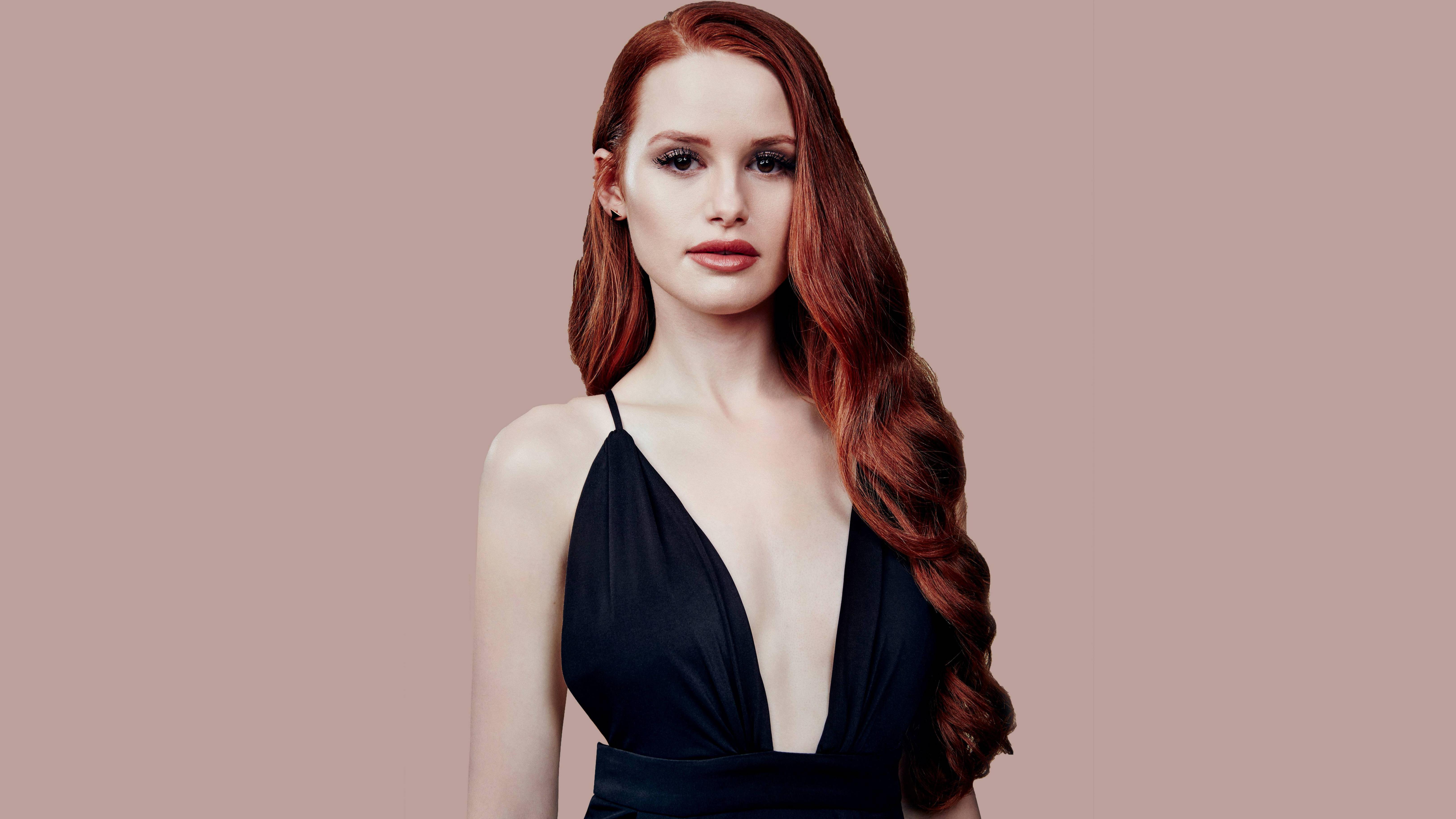 Madelaine Petsch in Riverdale Wallpapers