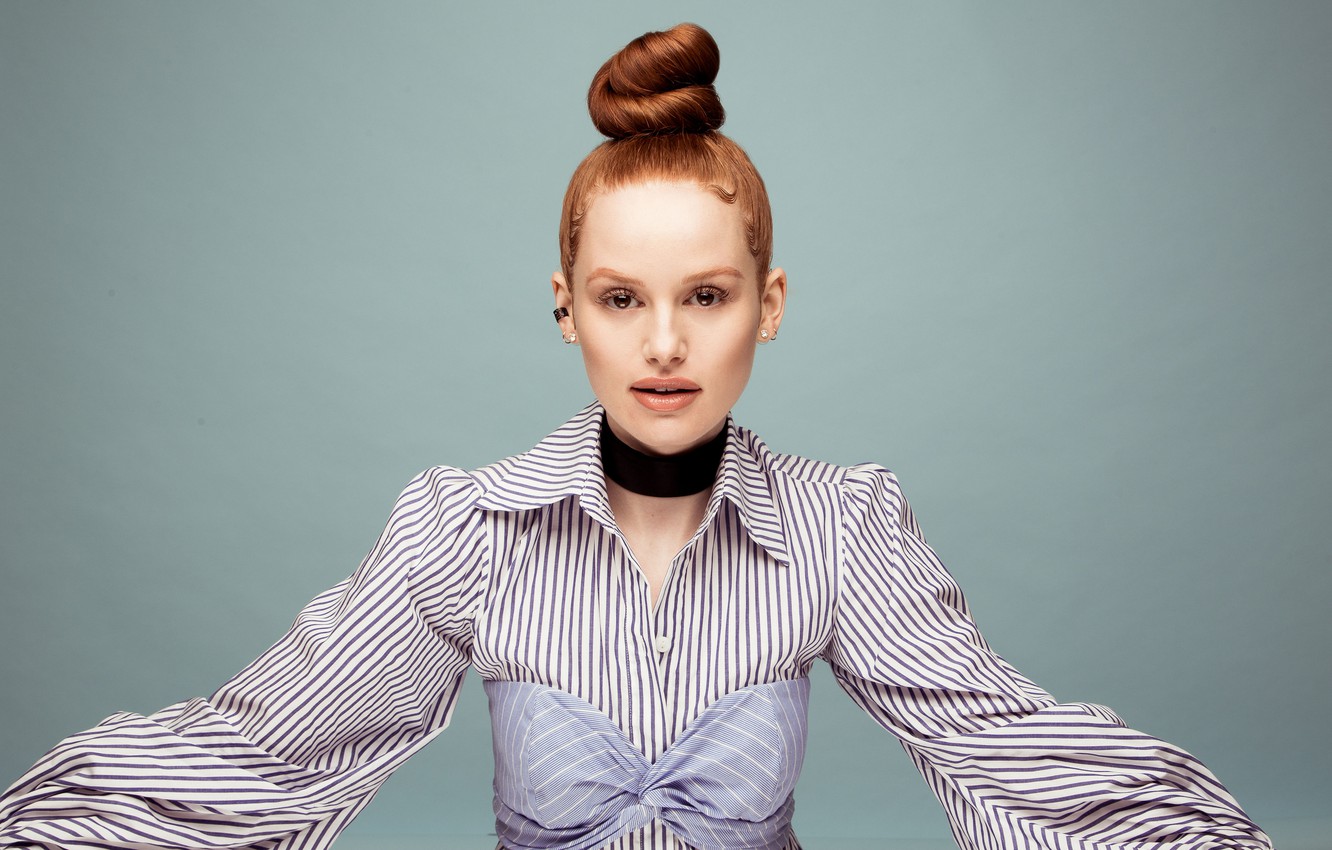 Madelaine Petsch Smiling Wallpapers