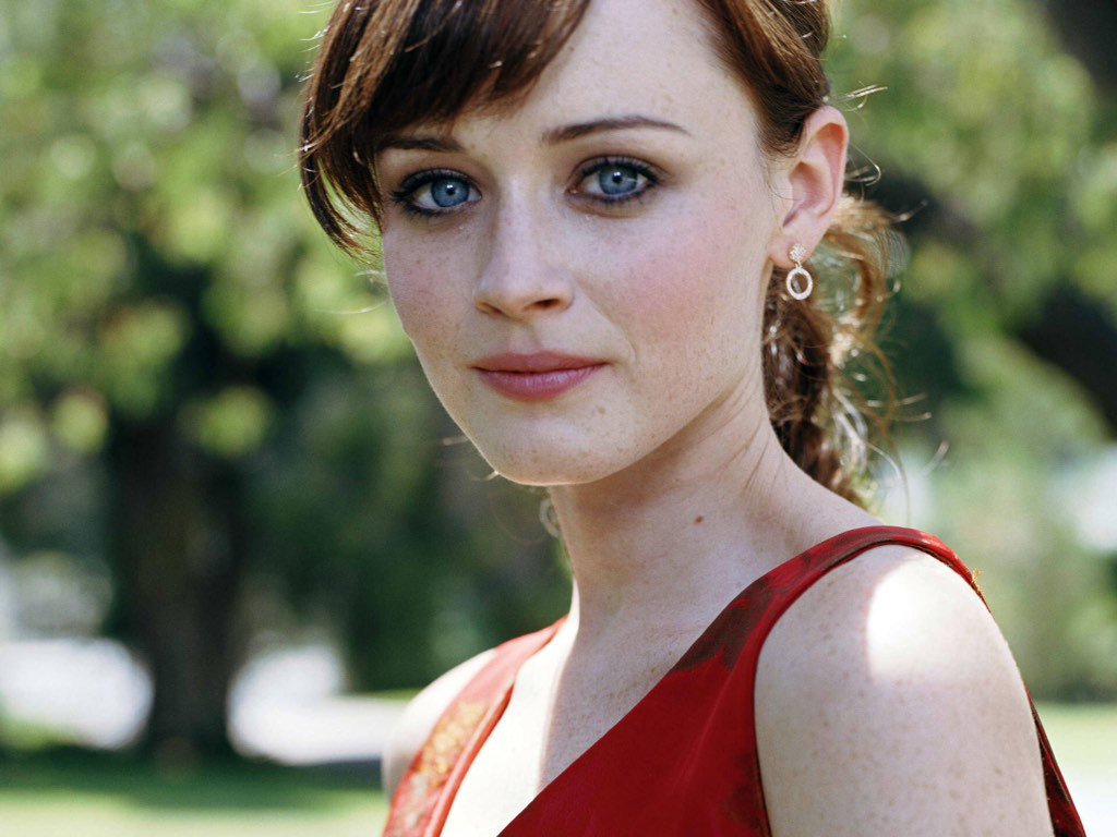 Maeve Dermody Actress Wallpapers