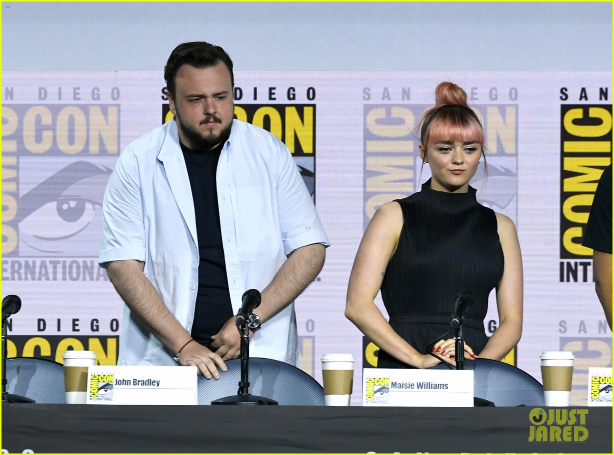 Maisie Williams 2019 Comic Con Wallpapers