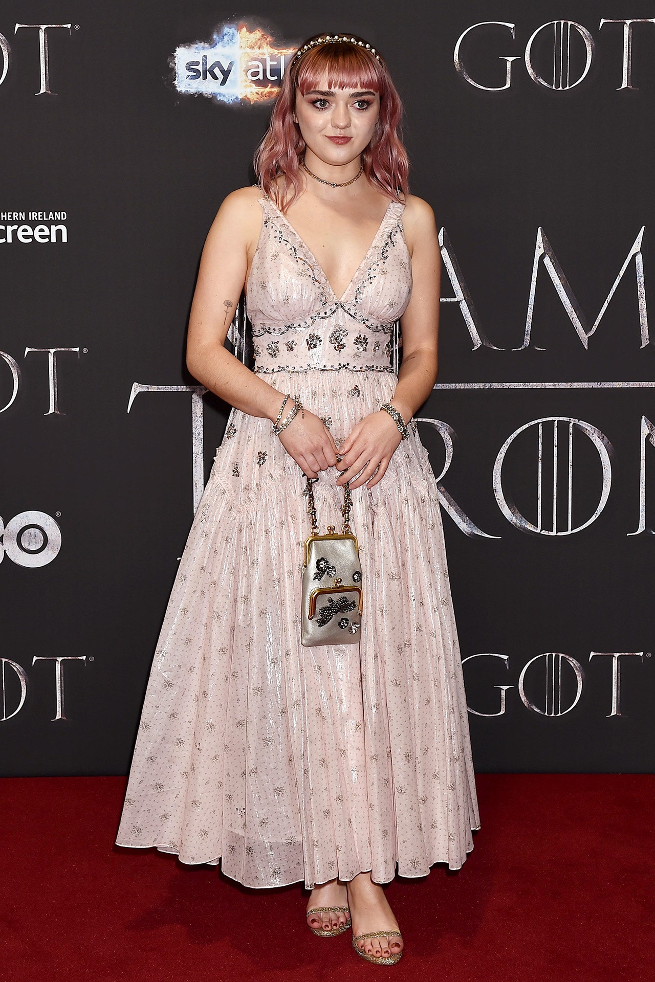 Maisie Williams 4K Pink Hair Wallpapers