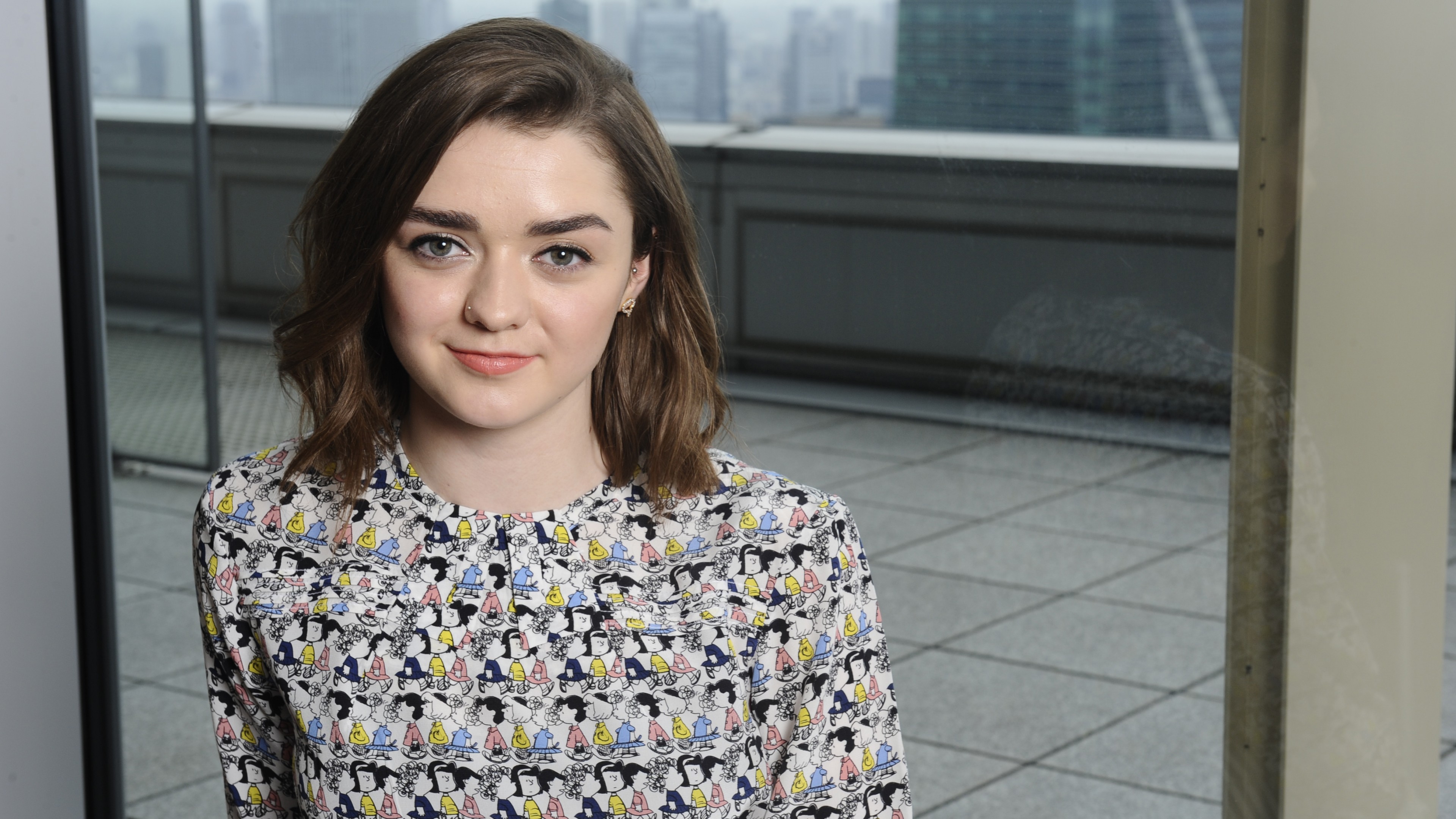 Maisie Williams Short Hair 4K Wallpapers